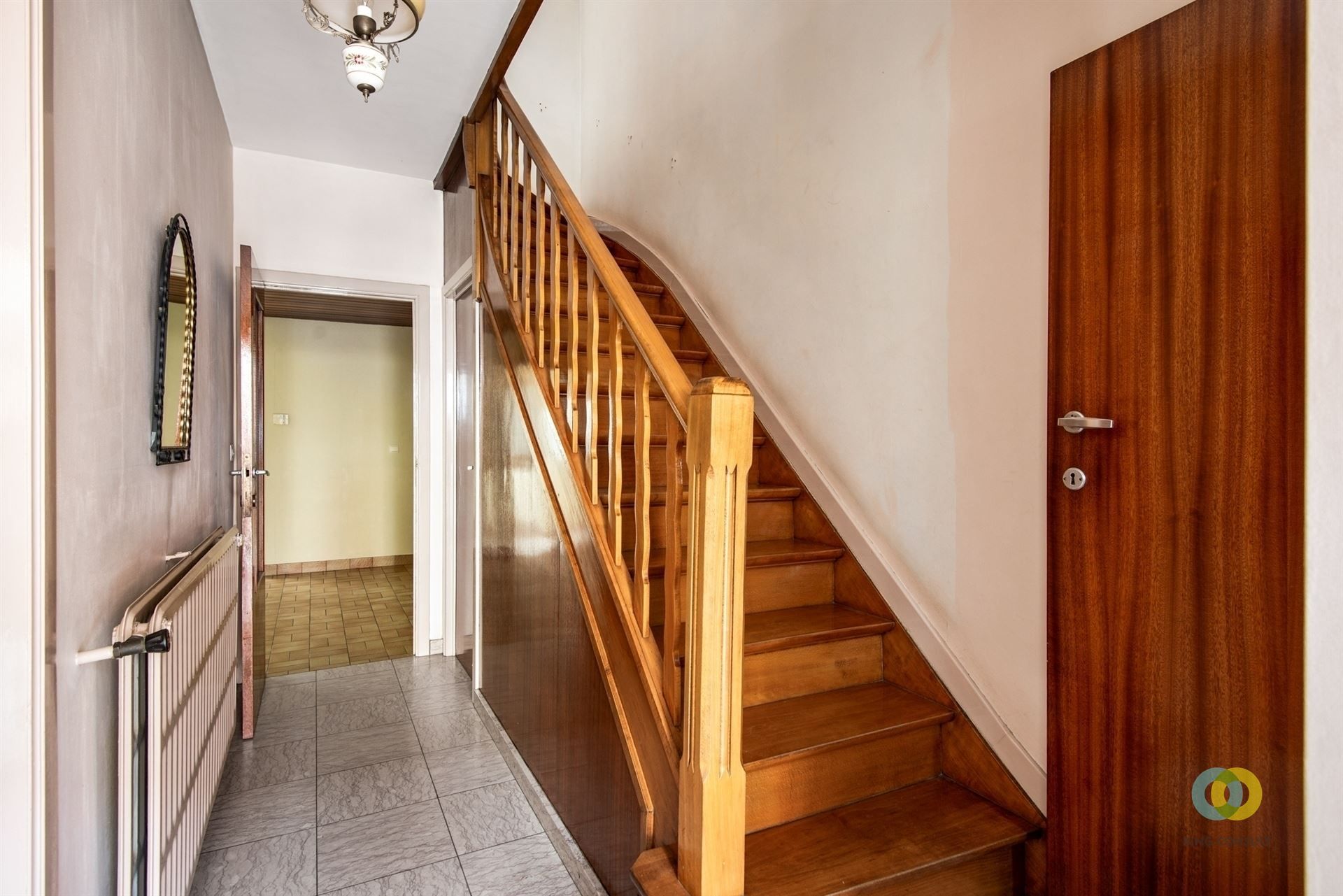 Op te frissen woning met tuin en potentieel foto 7