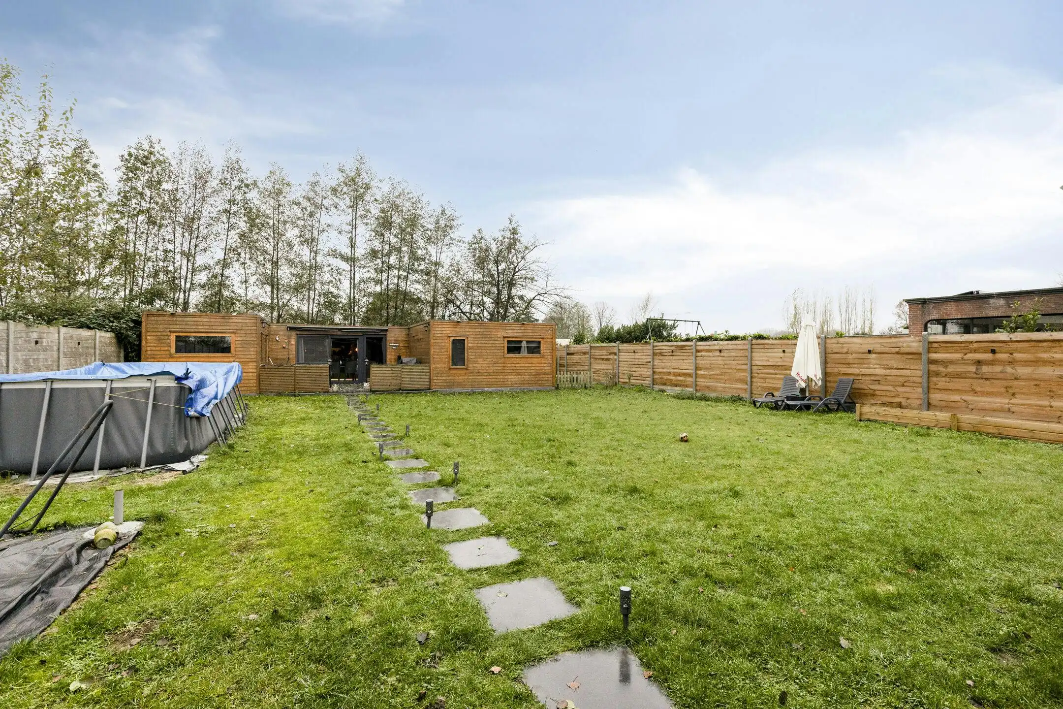 Ruime bungalow met gastenverblijf of ruimte voor bijberoep foto 20