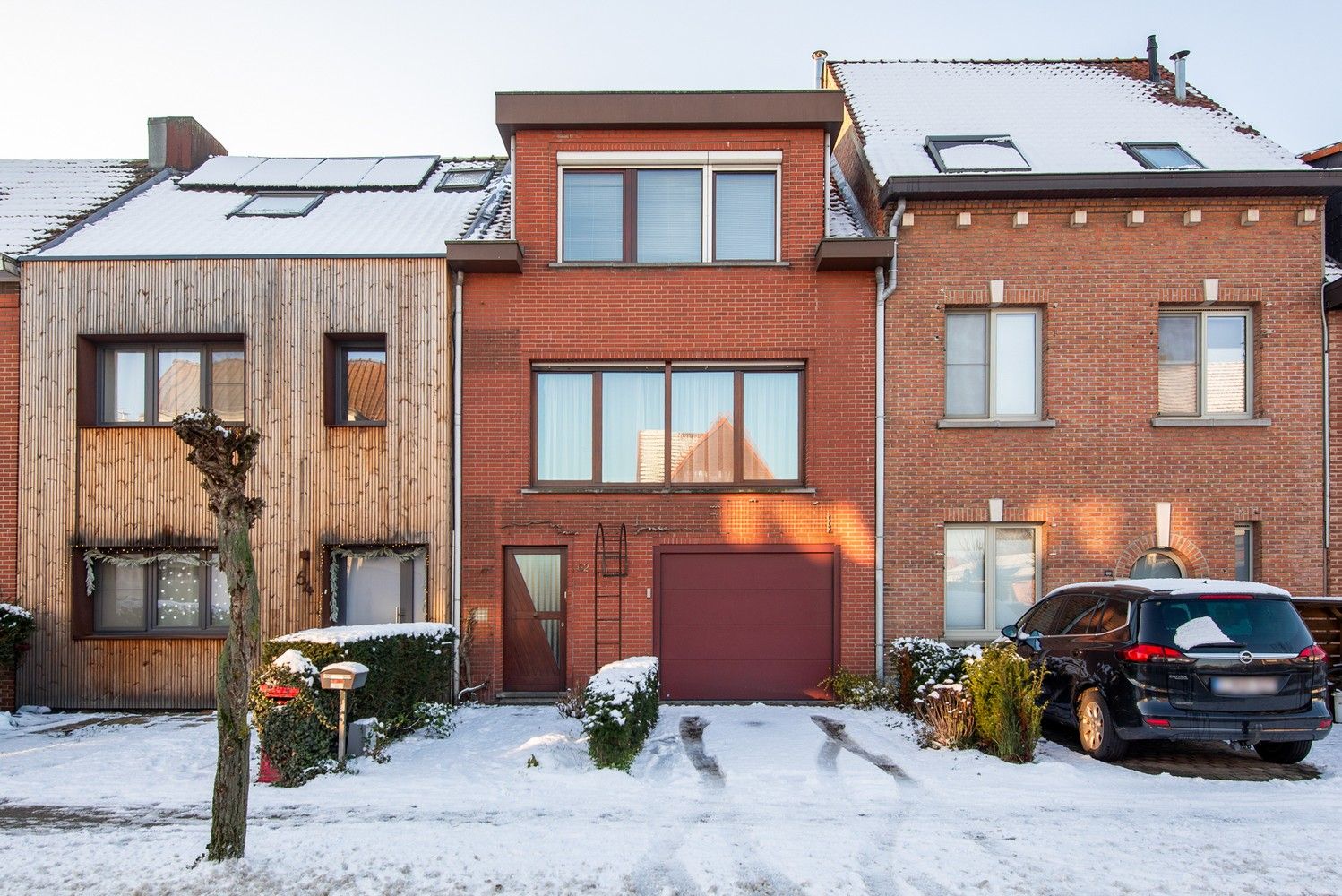 Huis met 3 à 4 slaapkamers, tuin en garage te Schoten! foto {{pictureIndex}}