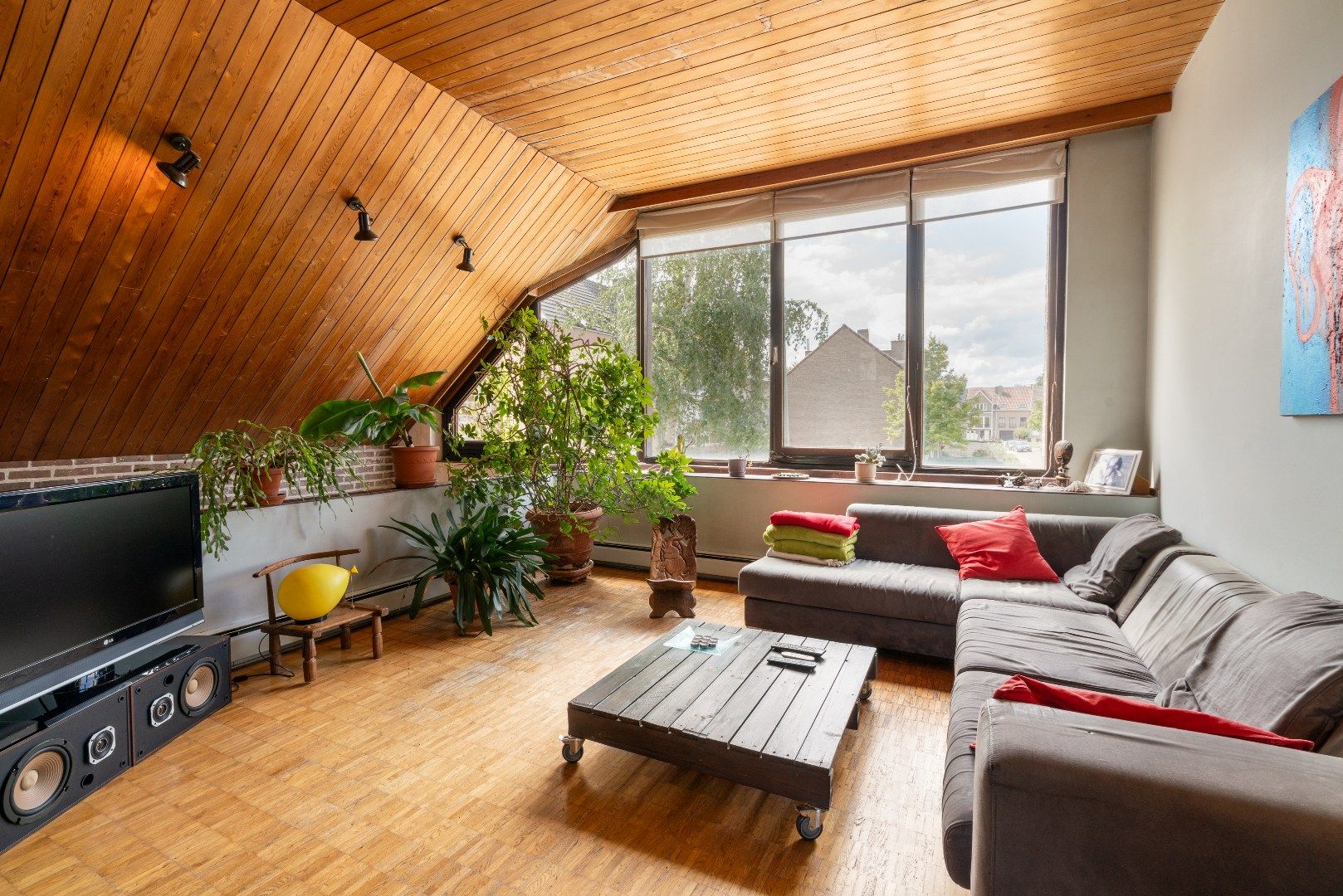 Architecturale woning met garage en ruime tuin! foto 9
