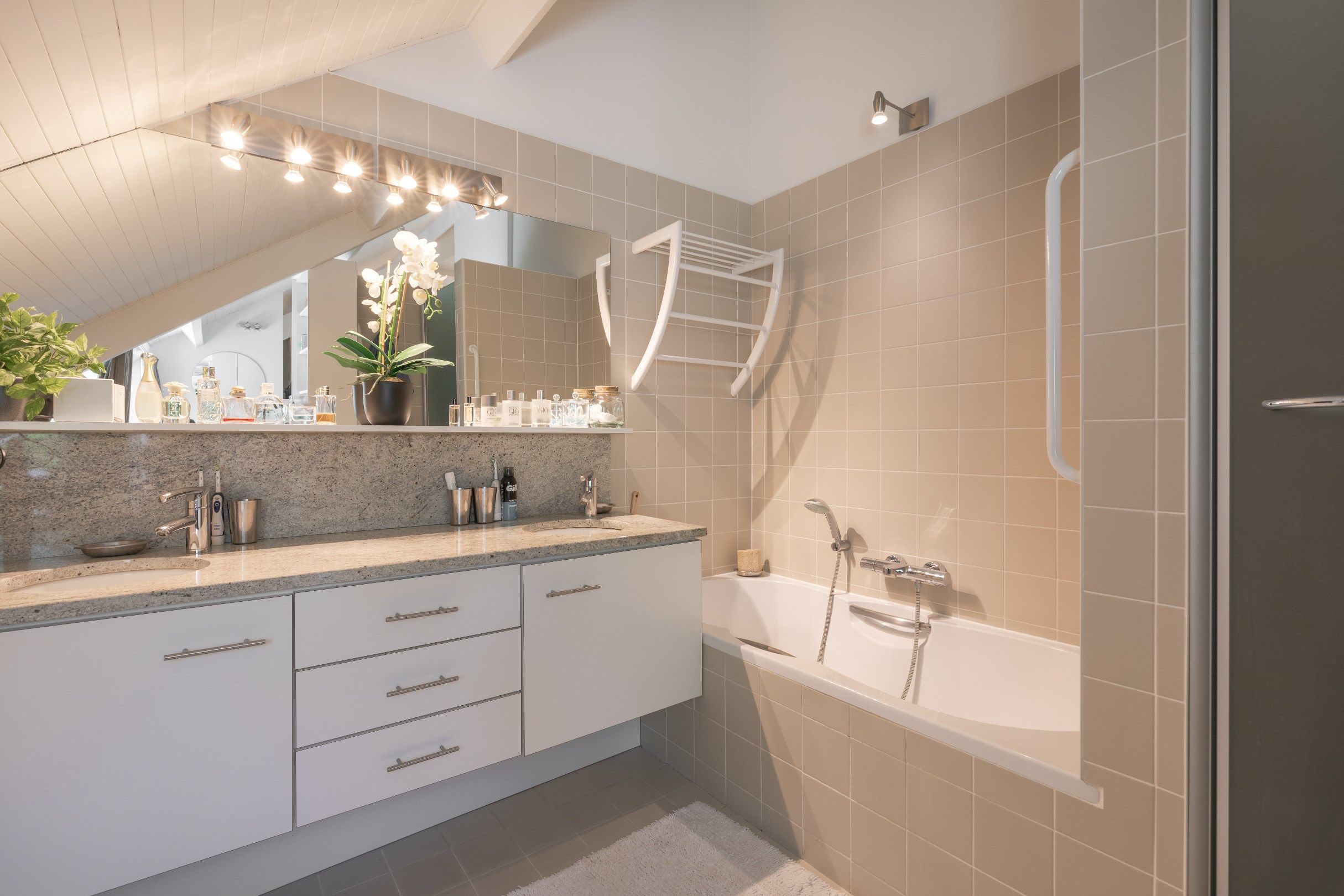 Architecturale villa op residentiele toplocatie! foto 14