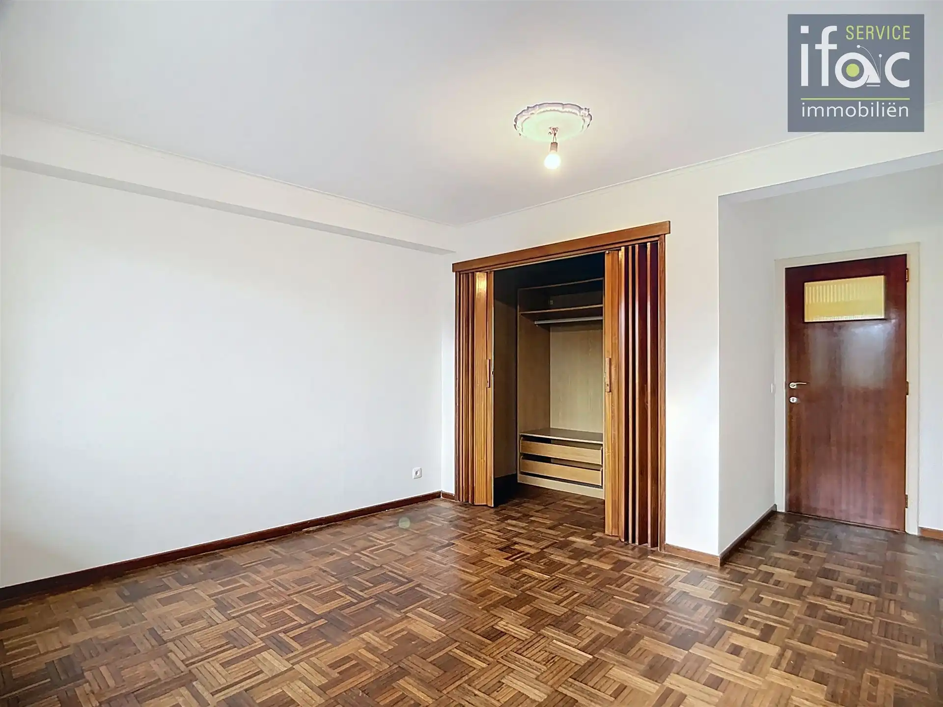 Appartement met twee slaapkamers en garagebox foto 14