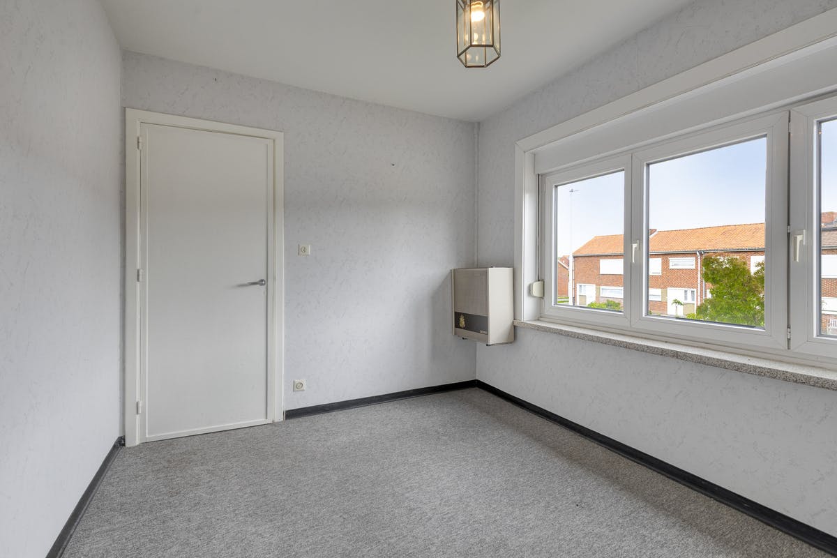 Verzorgde woning met 3 slaapkamers te koop in Harelbeke! foto 6
