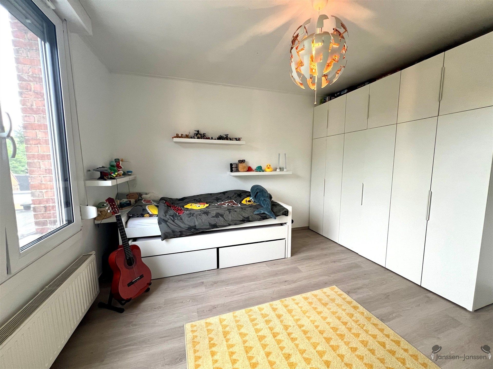 Gerenoveerde rijwoning met 3 slpks & tuin foto 16