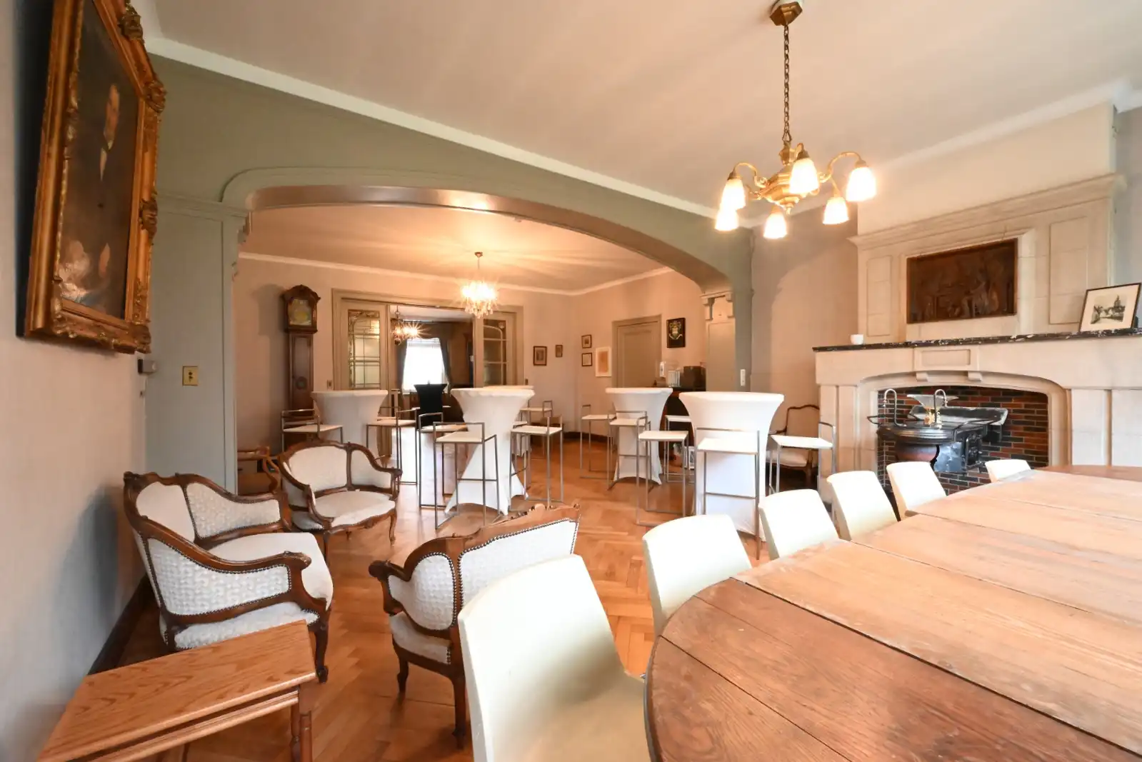 Herenhuis op de markt van Ardooie foto 9