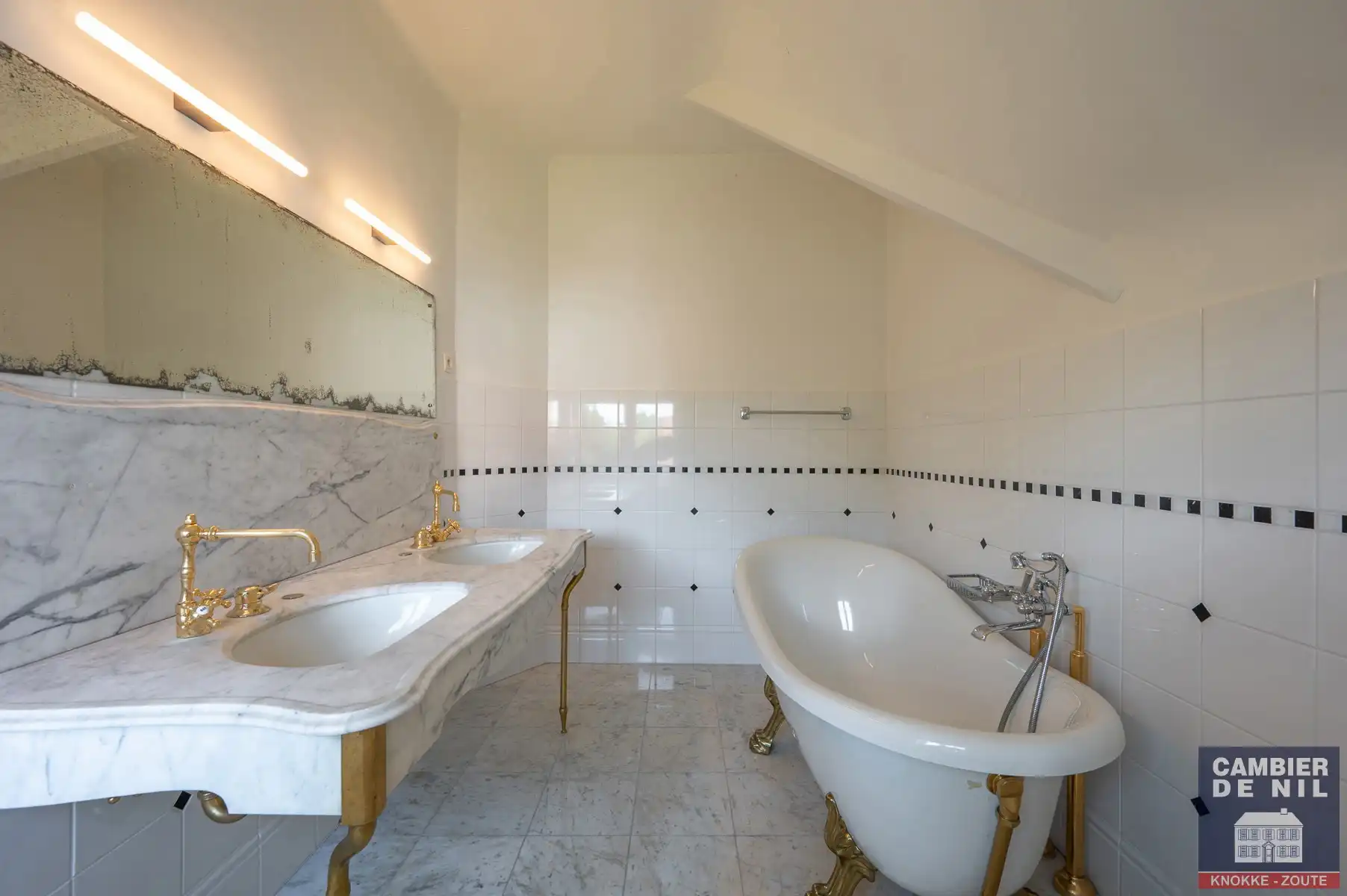 Charmante vrijstaande villa in hartje Zoute foto 21