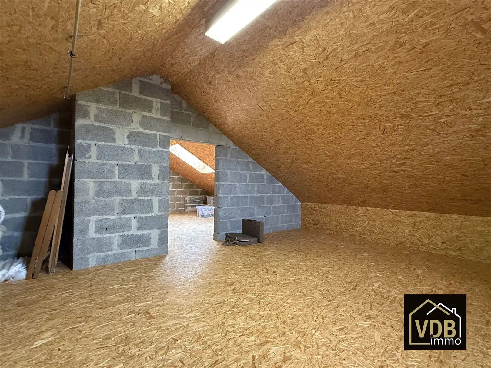 Instapklare halfopen bebouwing met 3 slaapkamers foto 70