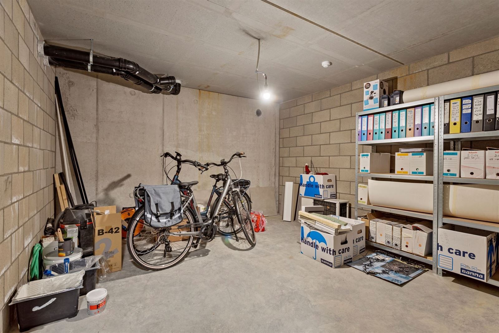 Gelijkvloerse kantoorruimte/handelspand met strategische ligging TE KOOP te Lennik foto 18