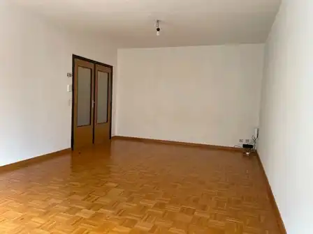 Gelijkvloers 2-slaapkamer appartement met terras en garage foto 9