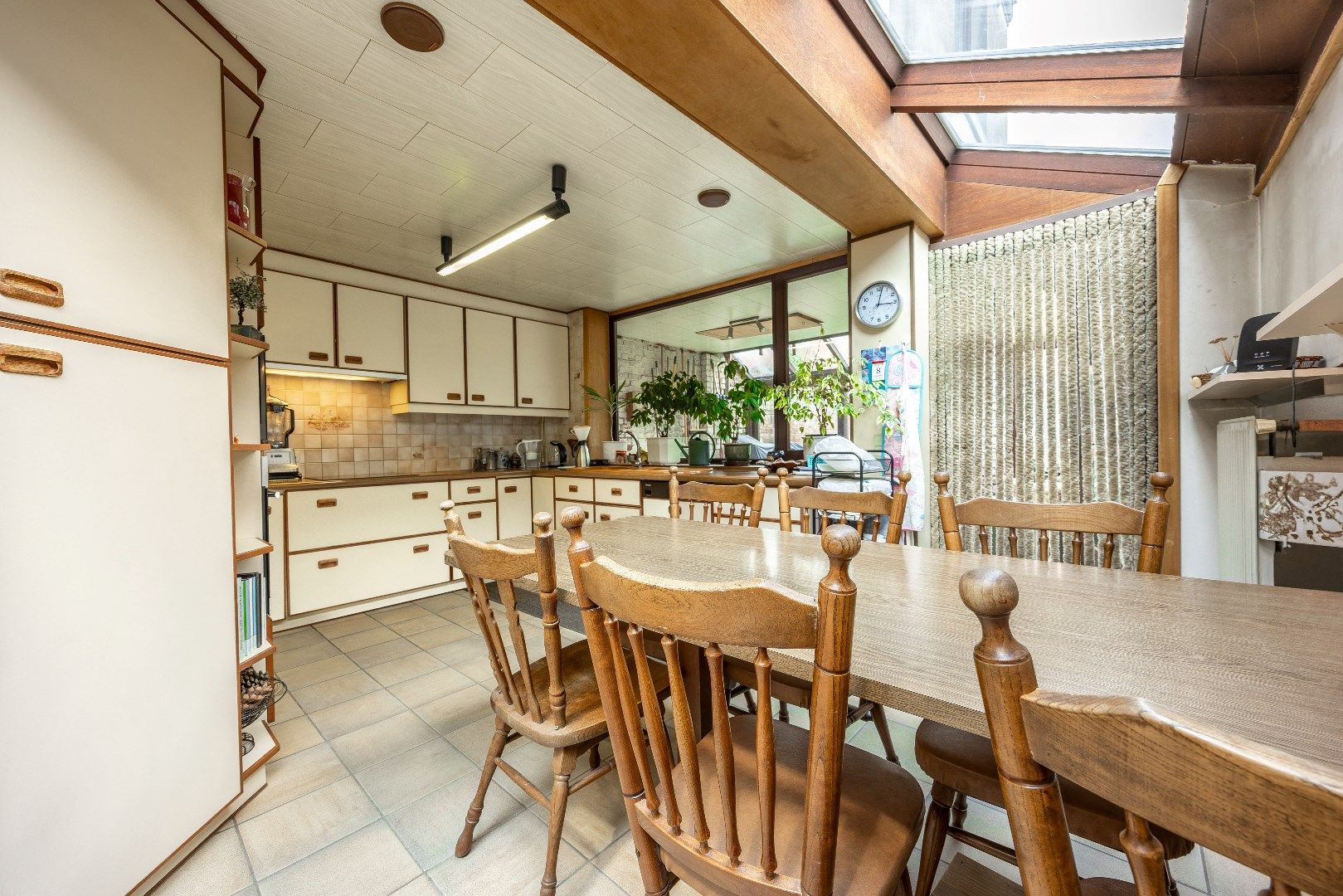 Ruime woning met 3 slaapkamers en tuin foto 6