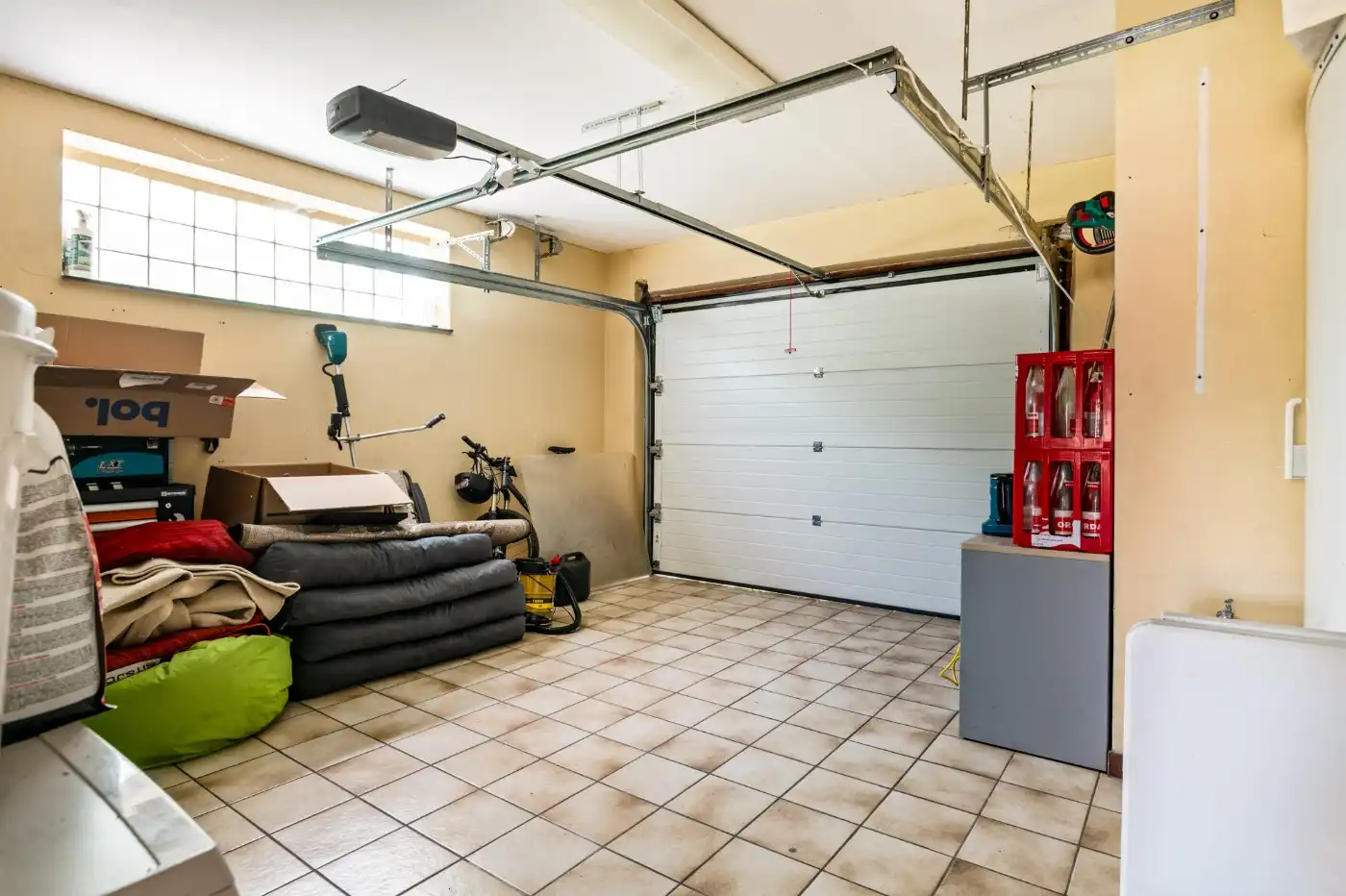Charmante, te renoveren woning met ruime groene tuin foto 22