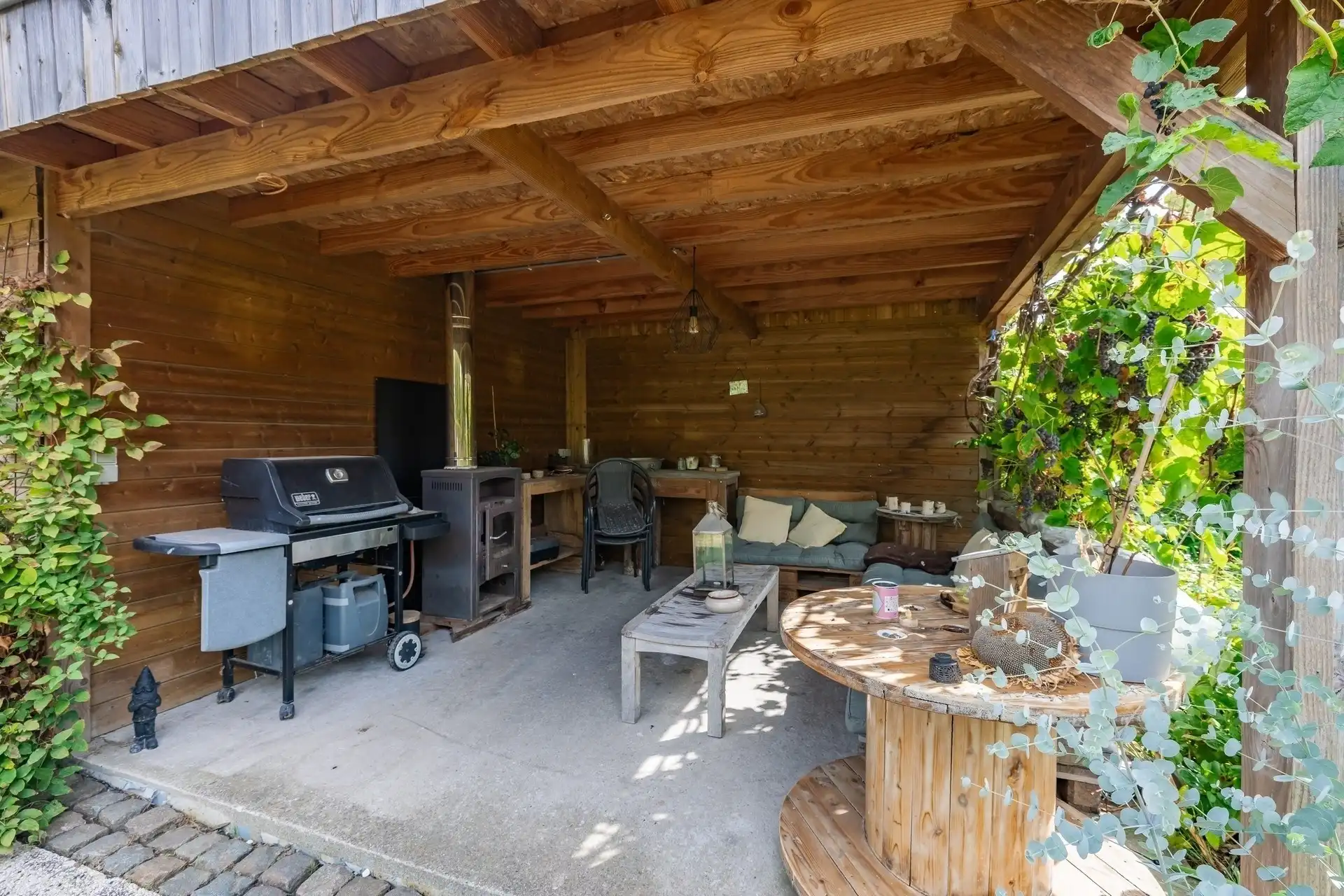 Interessante woning met prachtige tuin in Wichelen. foto 27