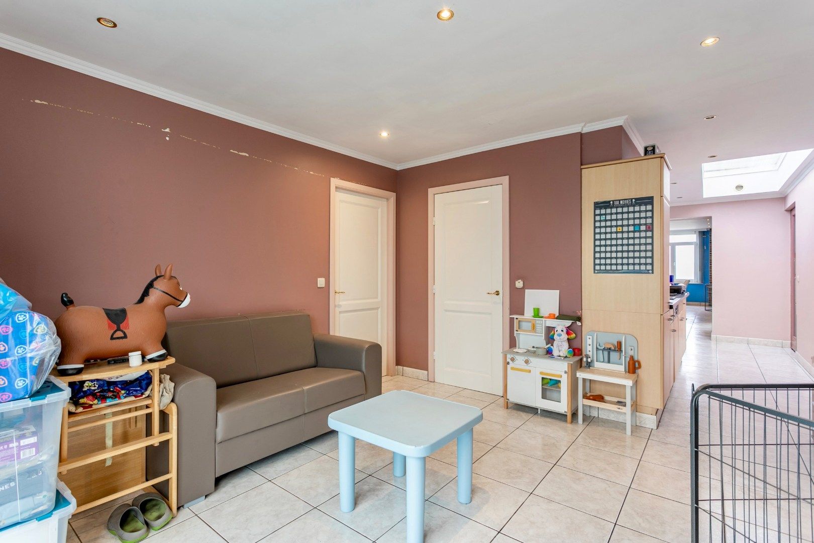 Ruime, te renoveren woning met 3 slpk en garage foto 7