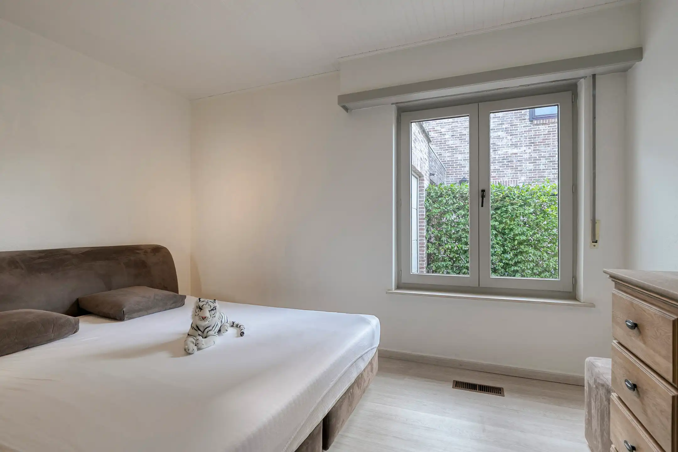 Verzorgd en vrijstaand villaatje met 3 slpks op zonnig perceel van 720m² foto 14