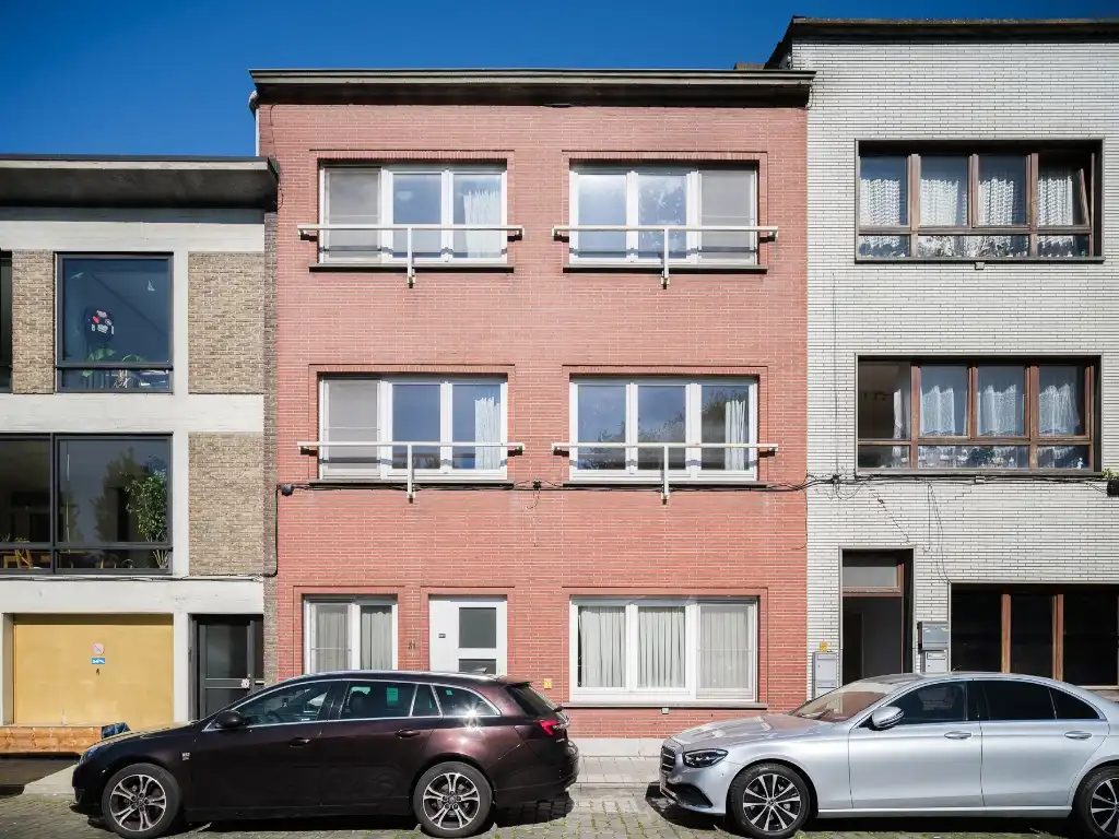 Te renoveren stadswoning op een absolute toplocatie aan het water foto 2