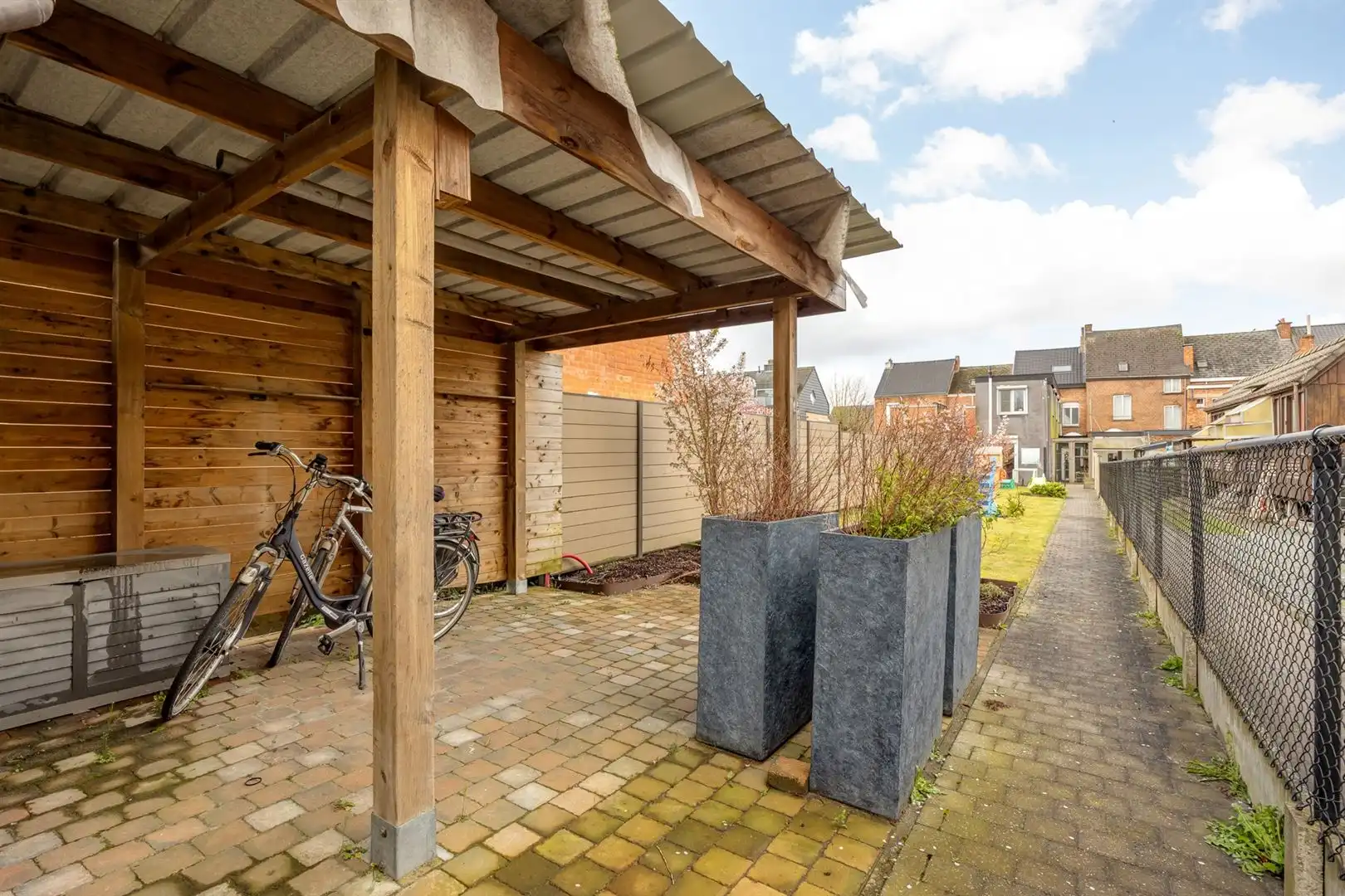 Verrassend ruime woning met 7 slaapkamers en tuin. foto 18