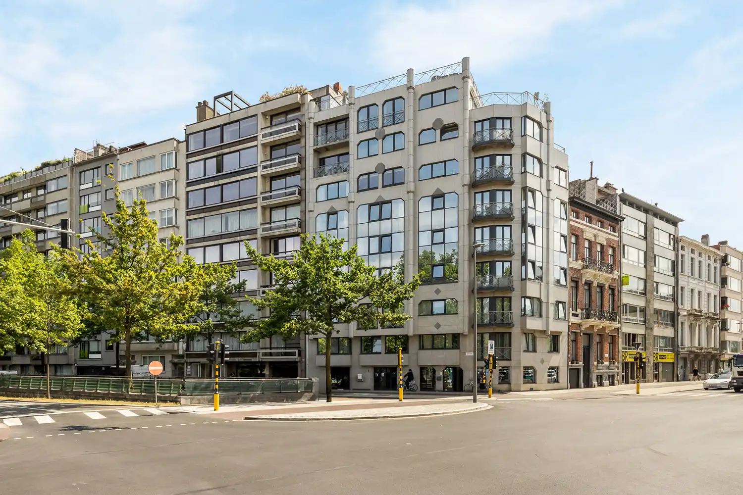 Luxueus en energiezuinig hoekappartement (260m²) op de 6de verdieping met prachtig uitzicht op het Stadspark foto {{pictureIndex}}