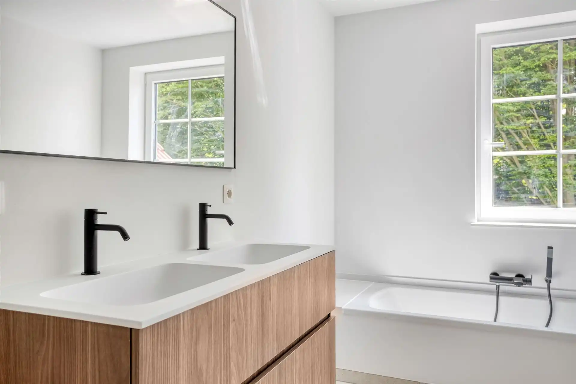 Prachtige nieuwbouw in rustige straat foto 16