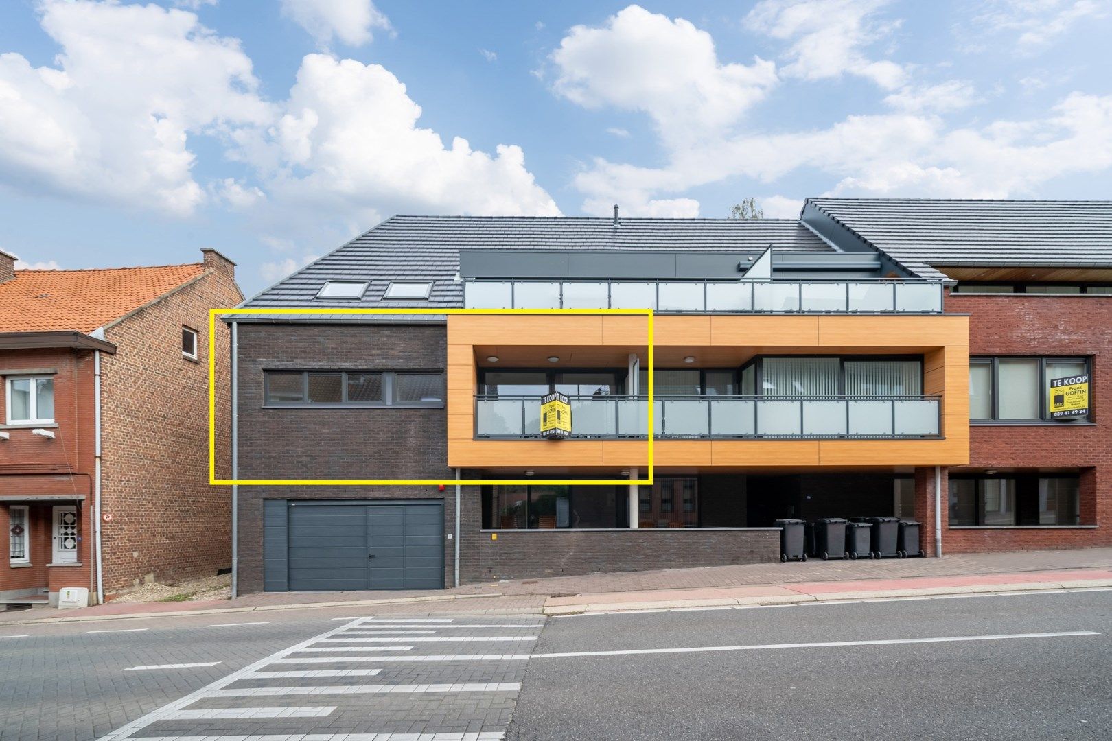 Degelijk appartement met 2 slaapkamers, standplaats en kelderberging op wandelafstand van de markt van Bilzen  foto 1