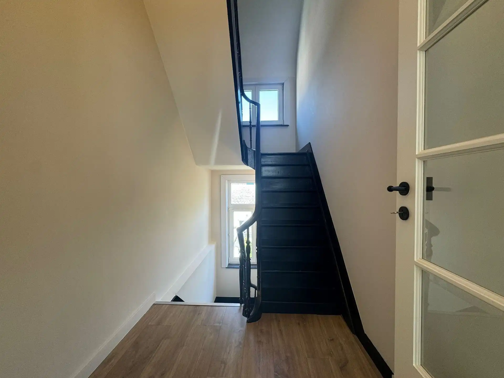 Gerenoveerde bel-etage in het volle stadscentrum foto 10