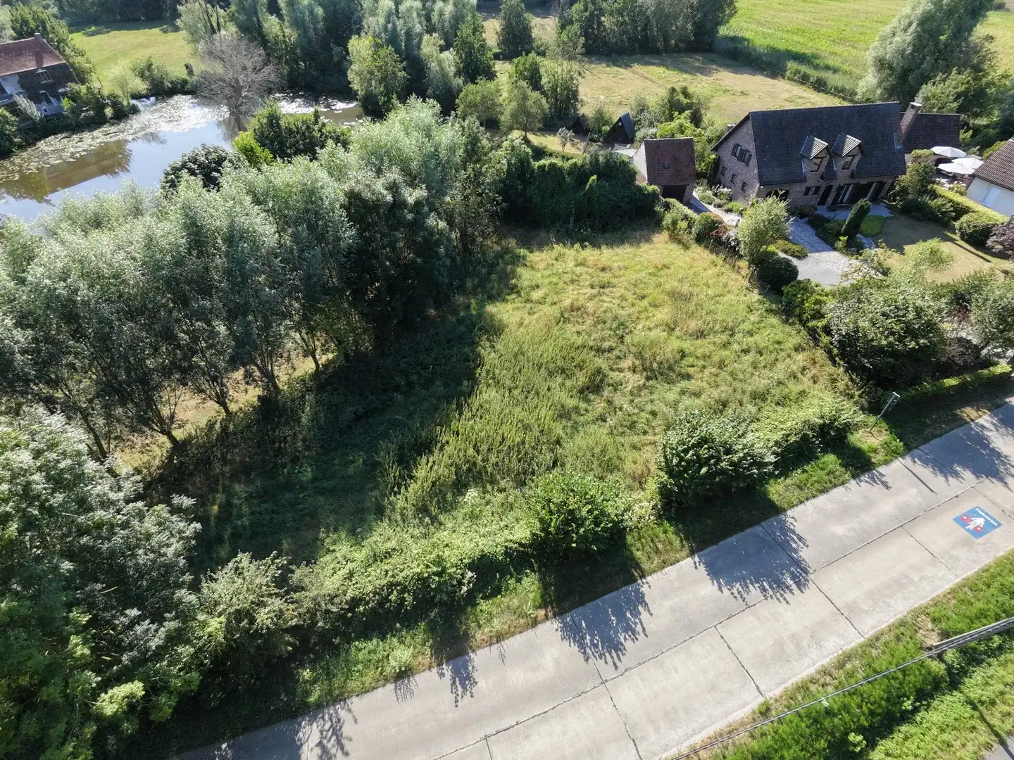 Toegankelijk stuk weidegrond op prachtige locatie foto 8
