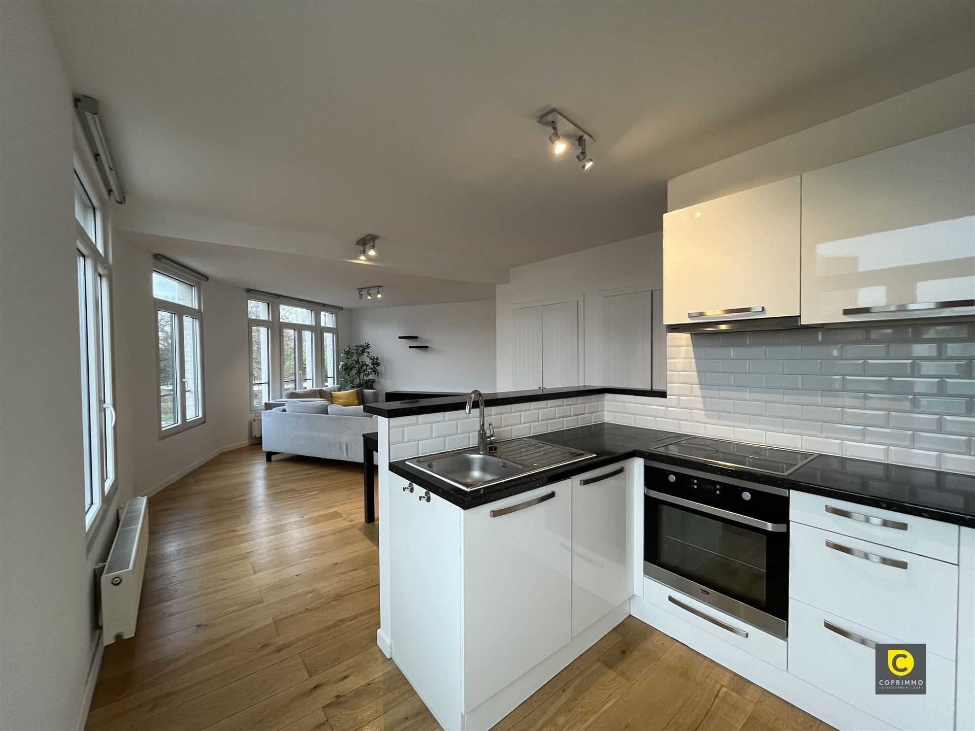 Lichtrijk hoekapp met 2 slpks! foto 5