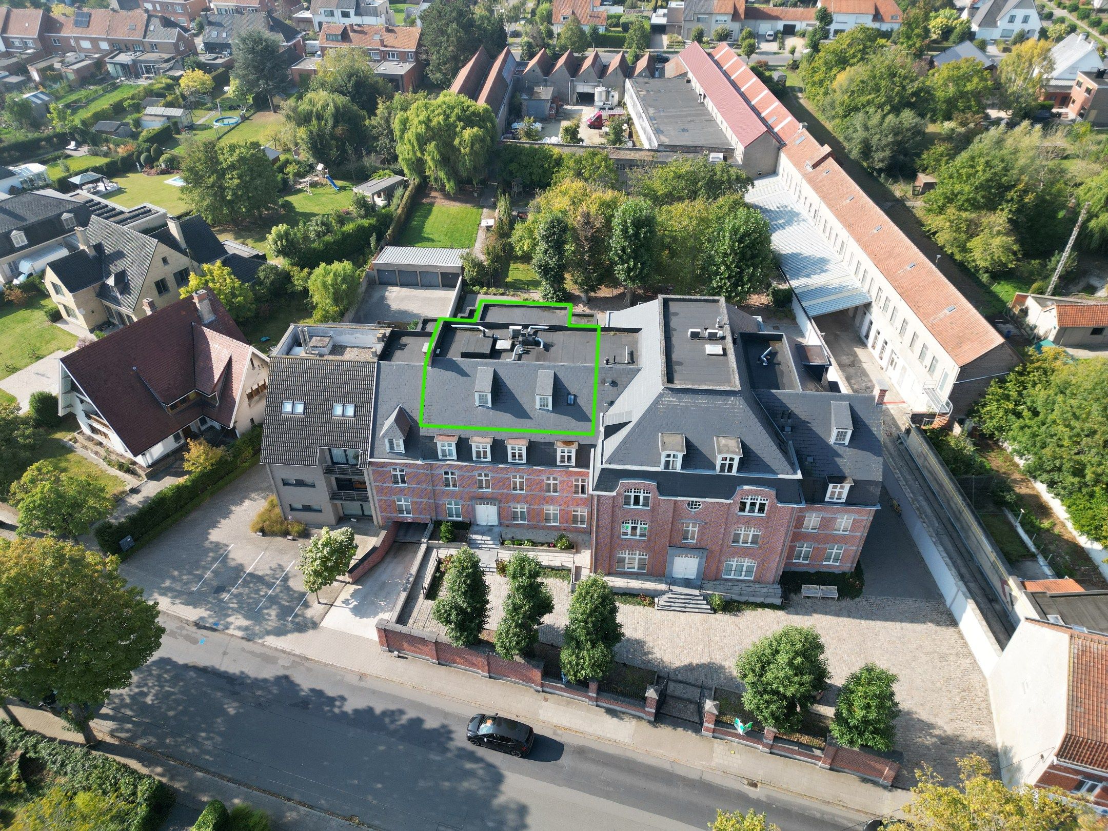 LUXE APPARTEMENT IN HARTJE ZWEVEGEM foto {{pictureIndex}}