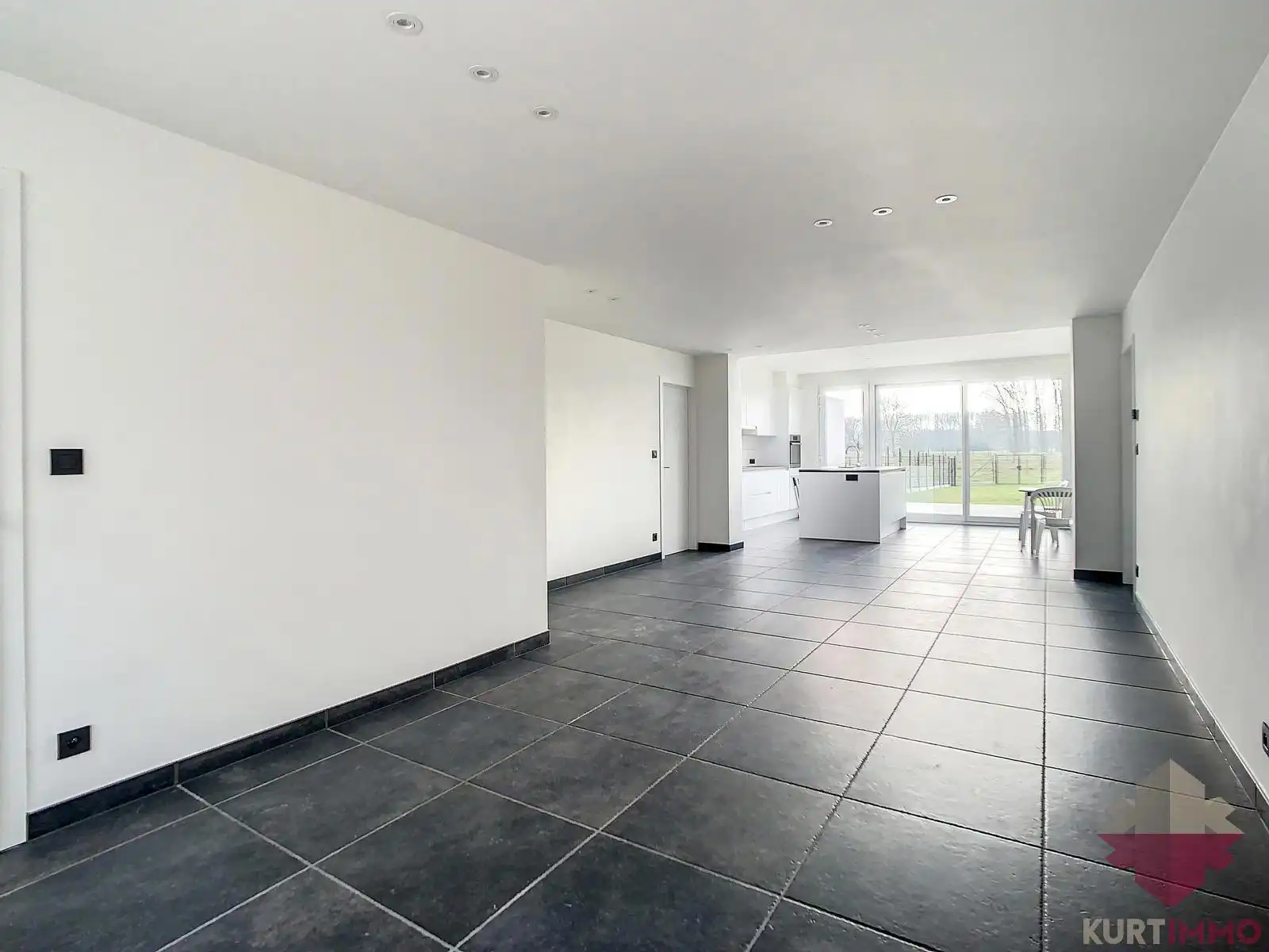 Prachtig gerenoveerde woning met 5 SLPK én tuin! foto 2