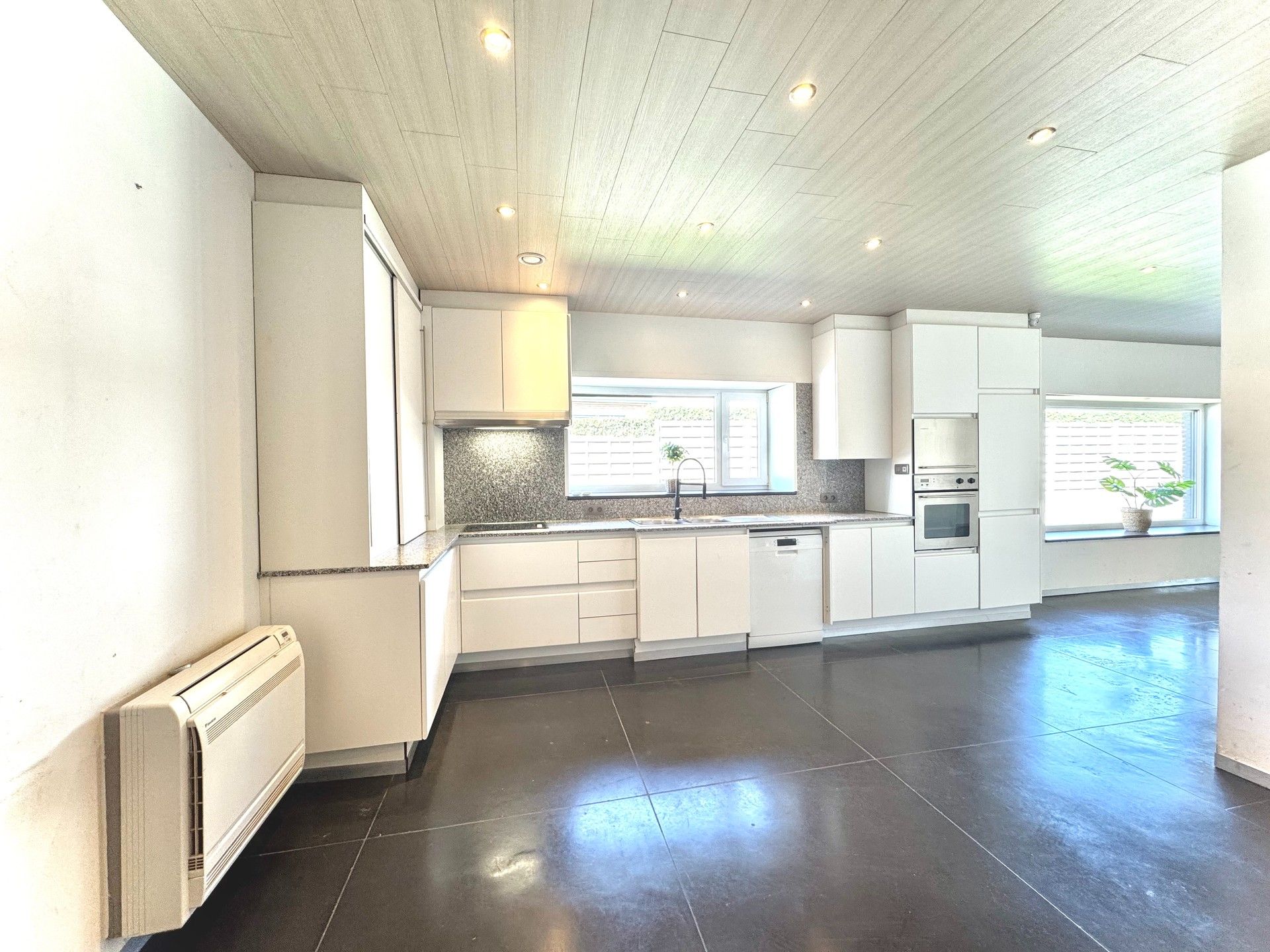 VRIJSTAANDE ENERGIEZUINIGE WONING MET GROTE GARAGE - 836 M² foto 32