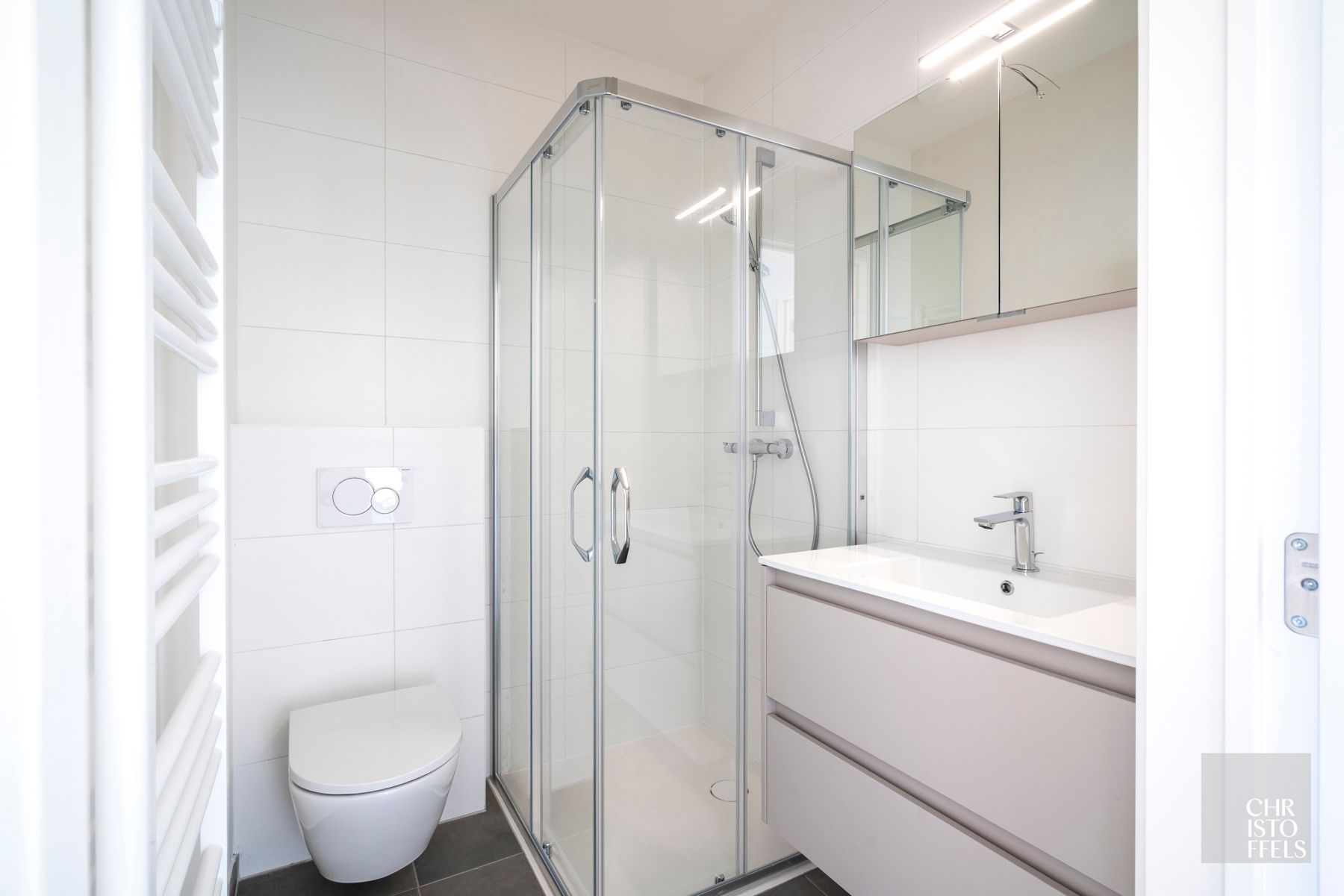 TE HUUR - Nieuwbouw 2-slaapkamerappartement in hartje Lanaken! foto 11
