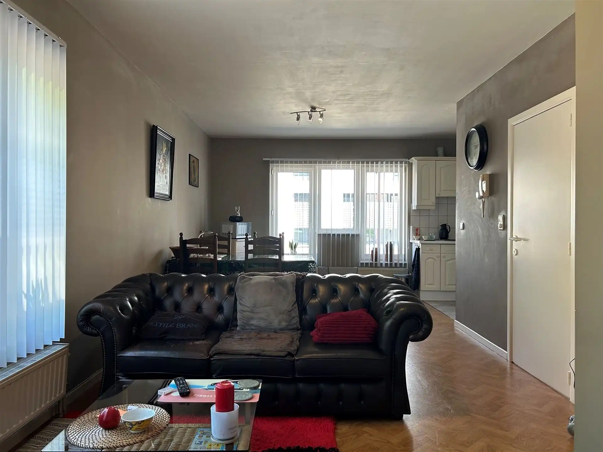 Instapklaar appartement met 2 slaapkamers te huur. foto 4