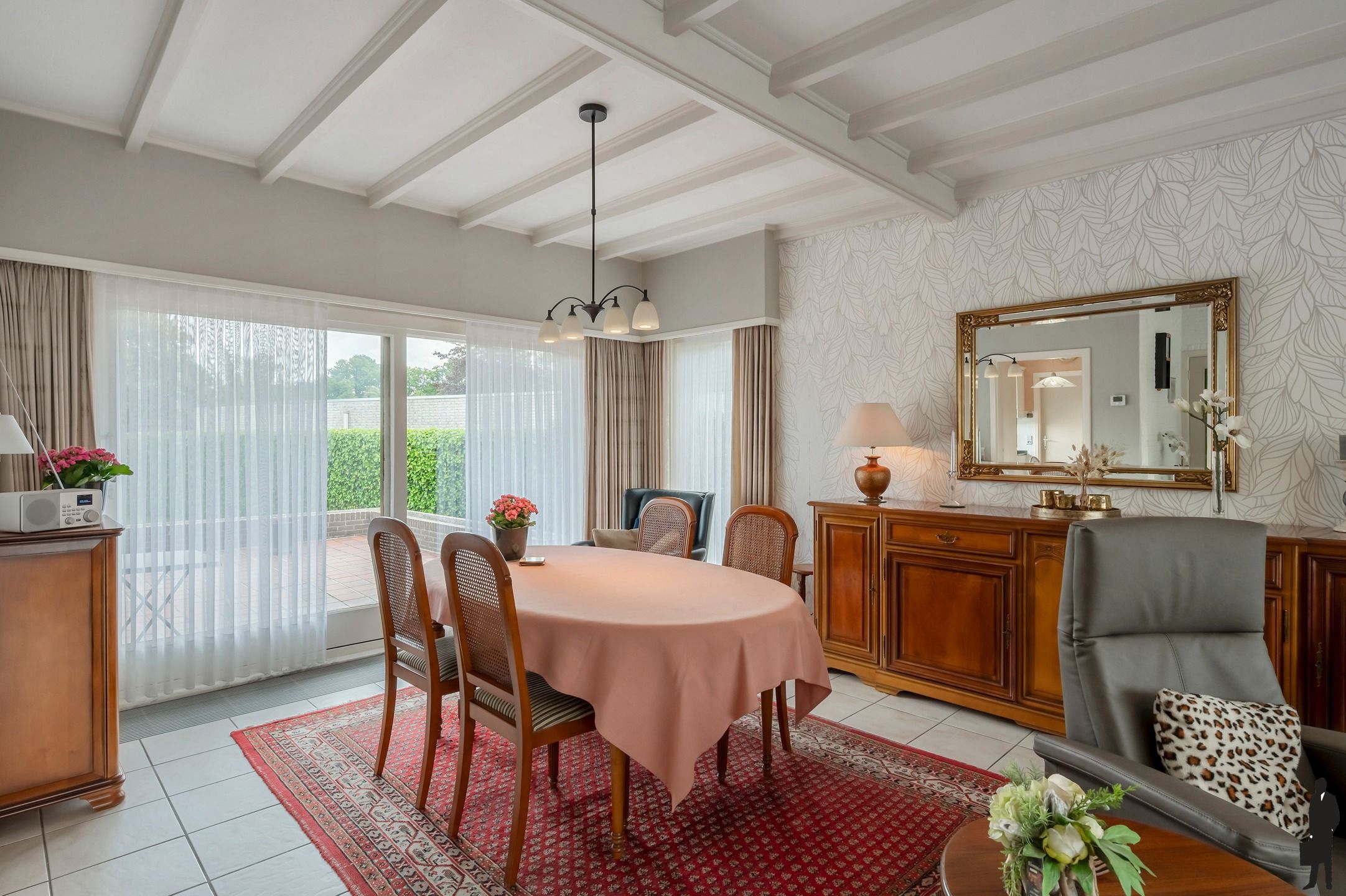 Ruime woning met tuin en bijgebouw foto 18