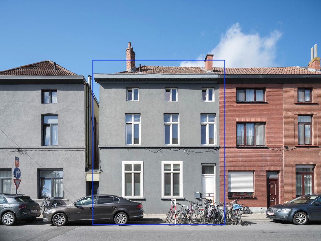 Lichtrijke en instapklare woning met stadskoer nabij Gent Centrum foto 13