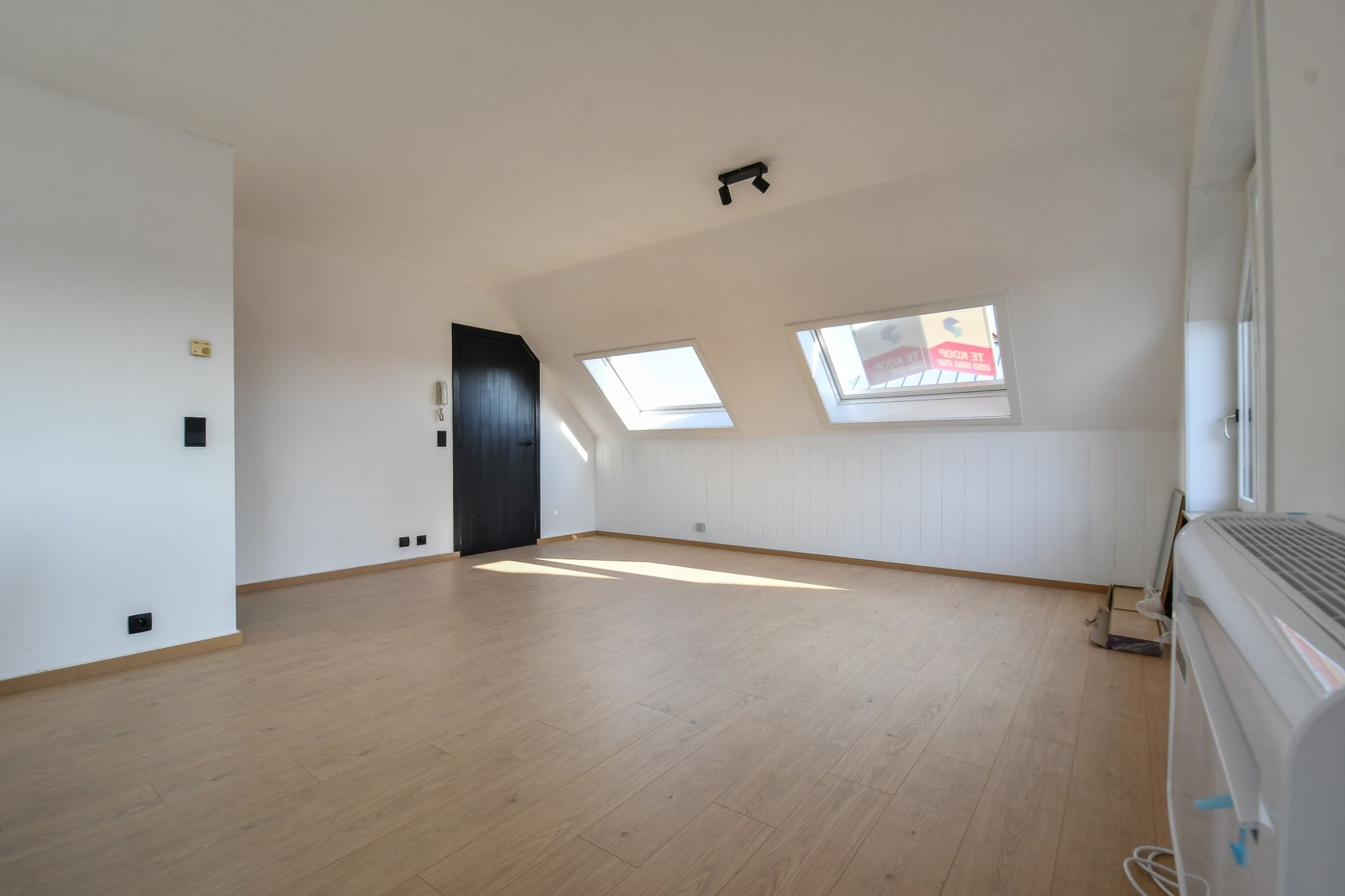 Centraal gelegen één-slaapkamerappartement met garage foto 9