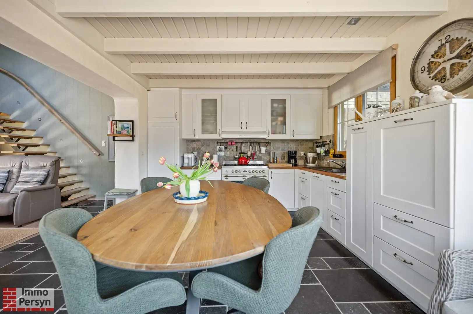 Prachtig gerenoveerde halfopen bebouwing met inpandige garage te Zichem foto 11