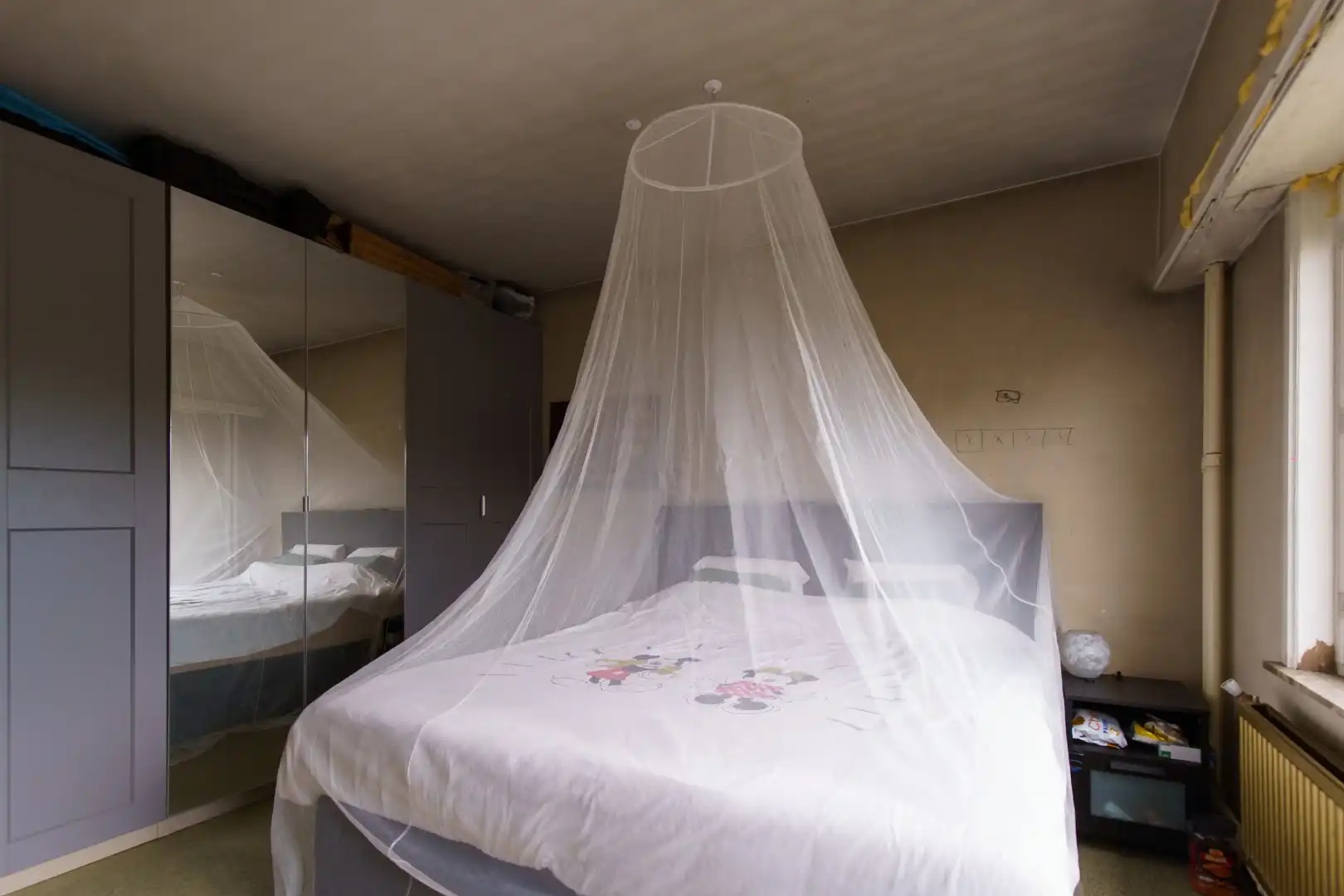 Ruime woning met vier slaapkamers en grote tuin foto 20