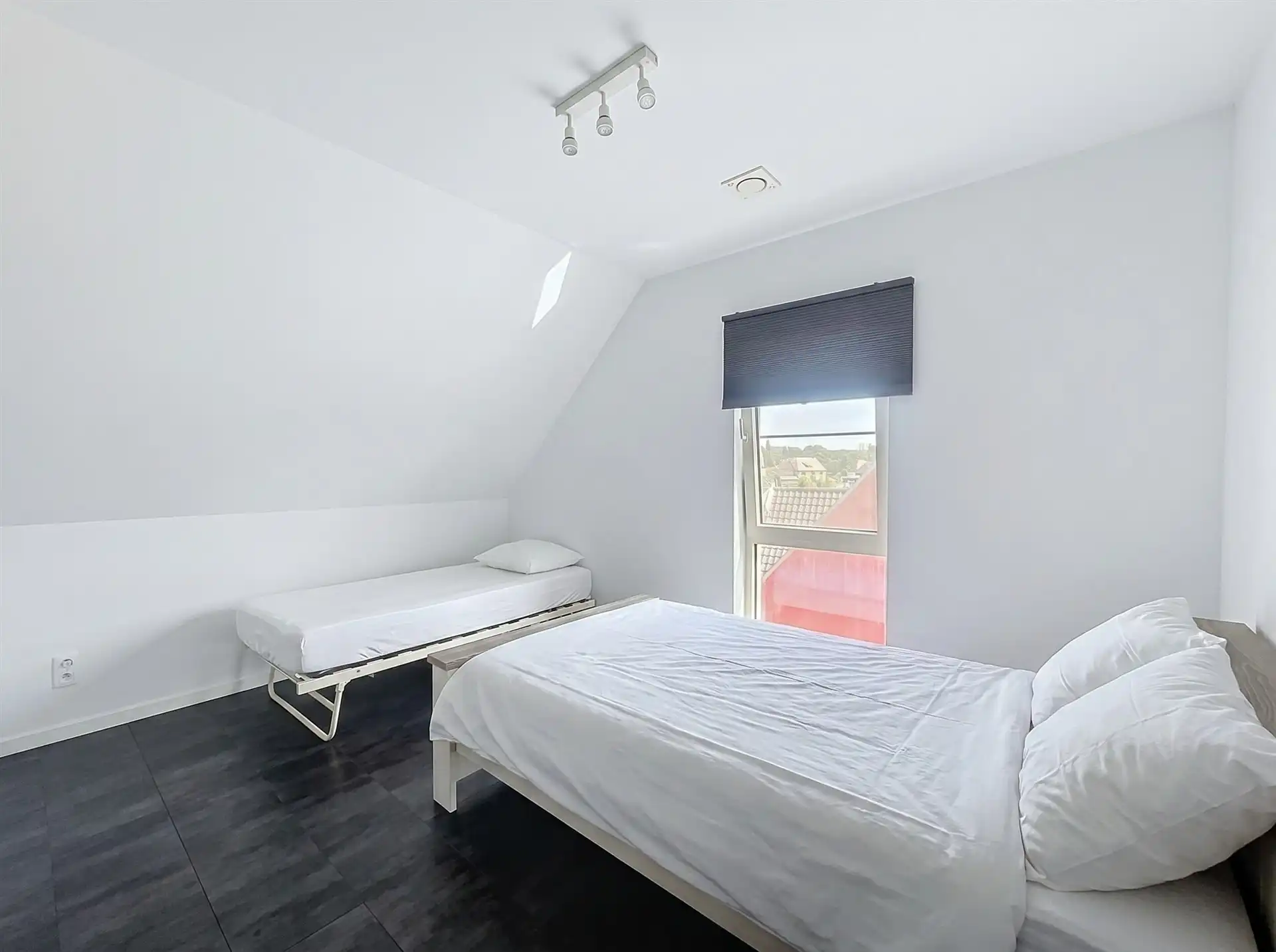 3 slaapkamer appartement met ruim terras en 2 autostaanplaatsen foto 15