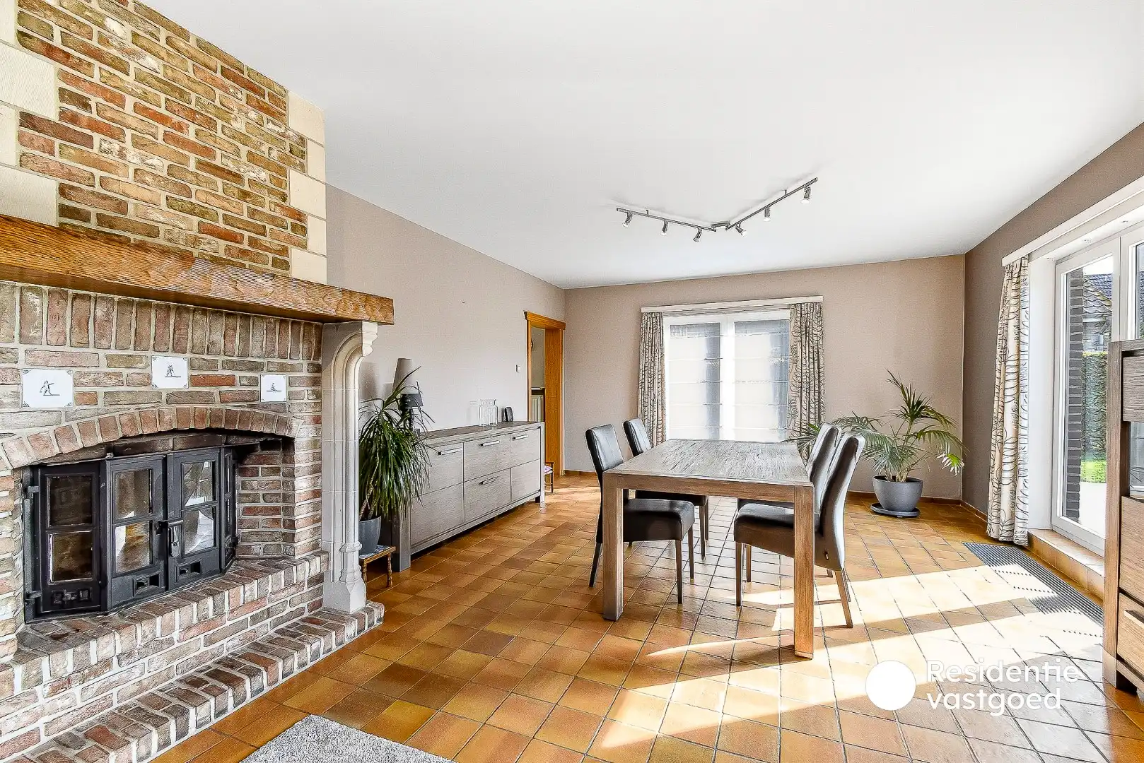 Ruime villa met 4 slaapkamers foto 5