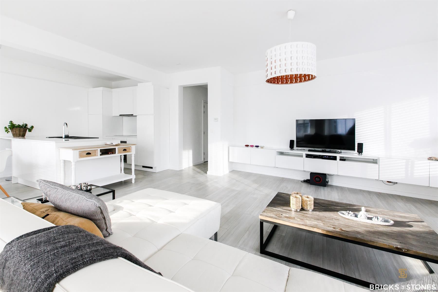 Luxueus gemeubeld twee slaapkamer appartement foto 4
