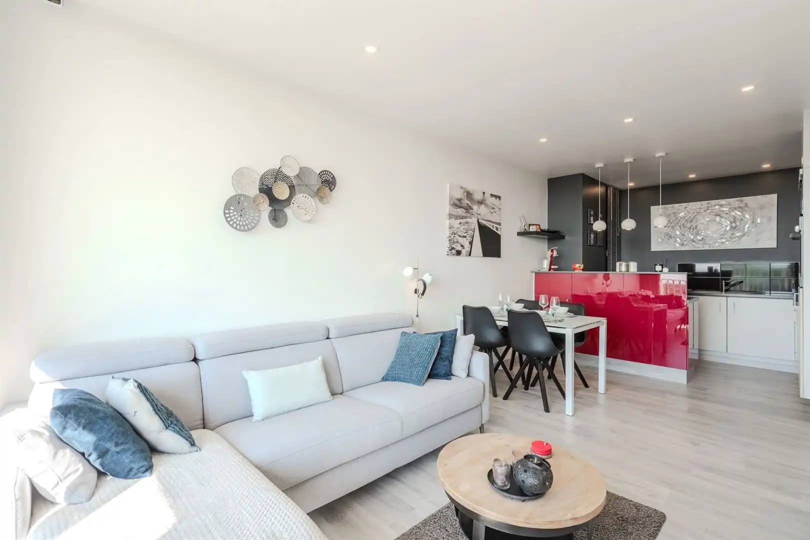 Ruim vernieuwd appartement zuidgericht met unieke zichten foto 5