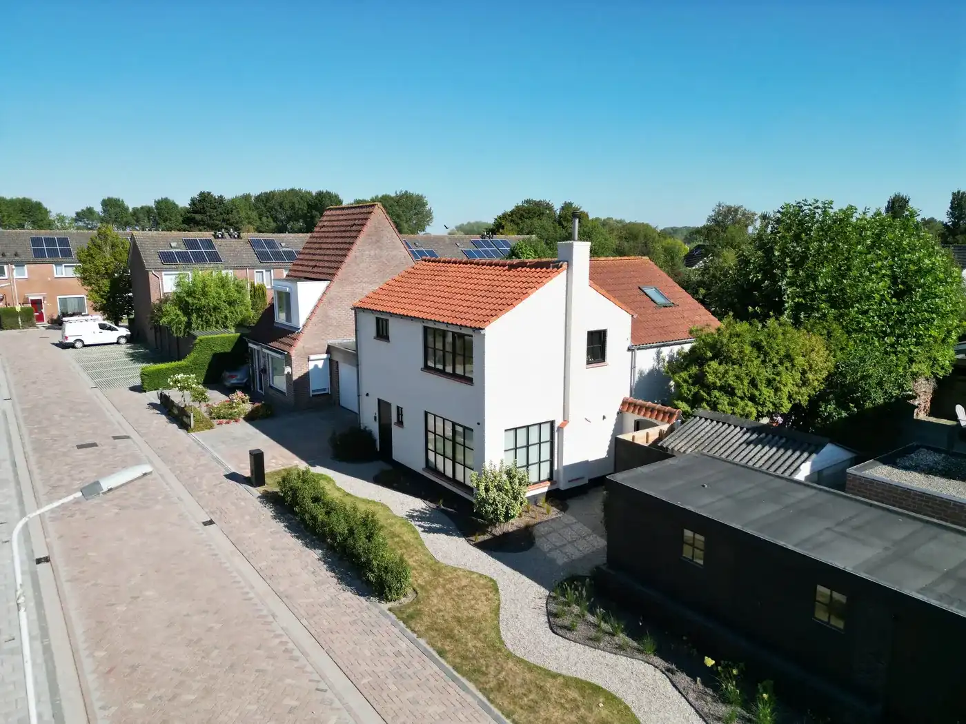Zeer stijlvol afgewerkte en instapklare woning te Retranchement. foto 2
