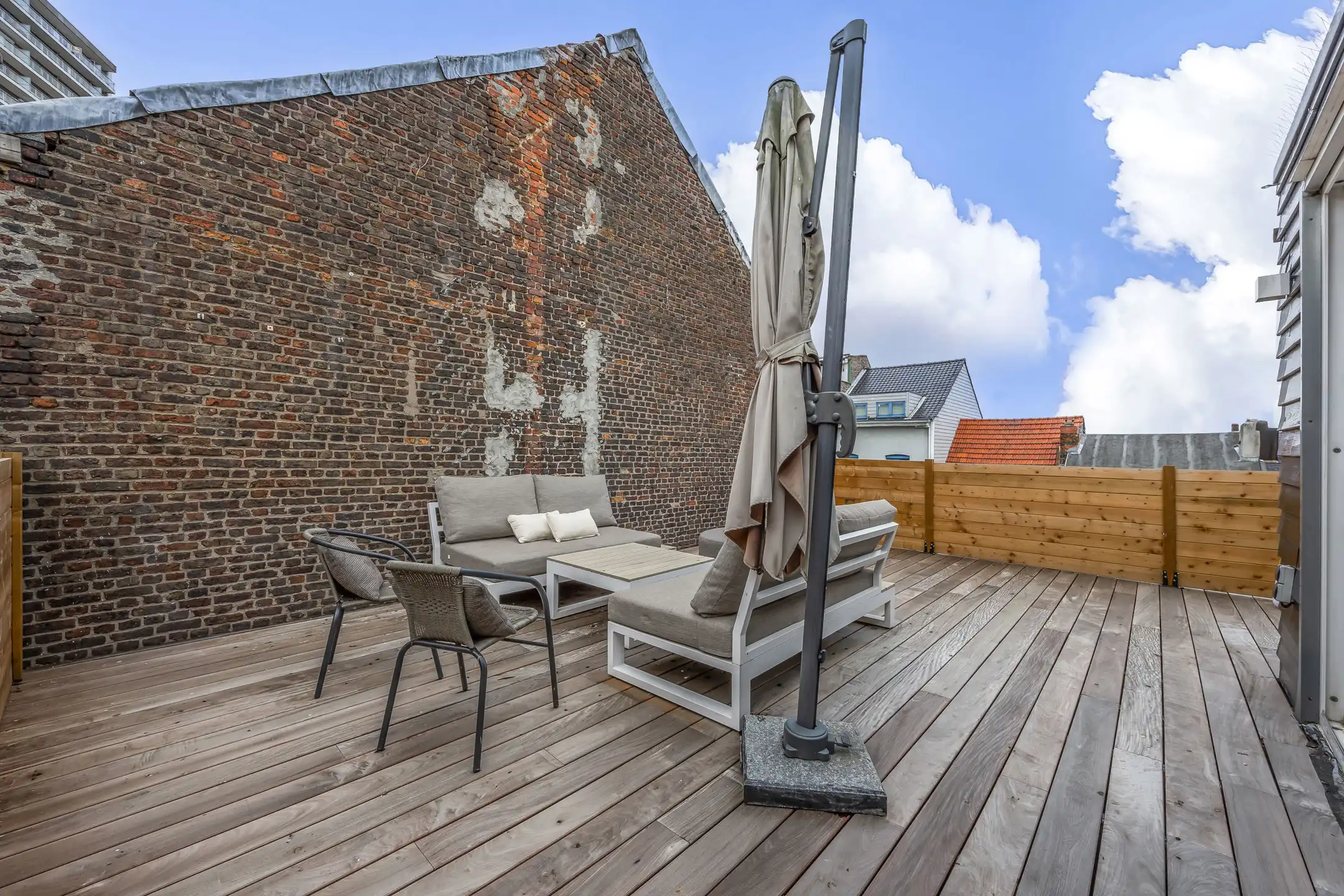 Stadswoning met loftgevoel, heerlijk dakterras en dubbele garage foto 18