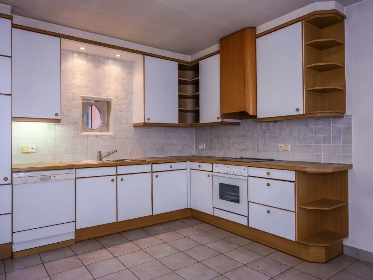 Izegem – Karaktervolle pastoriewoning met diepe tuin en tal van mogelijkheden foto 27