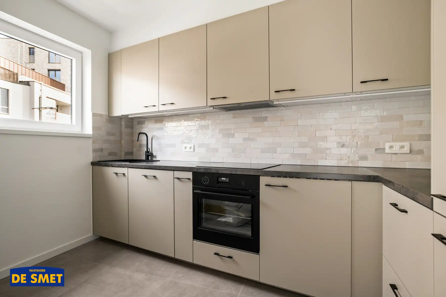 Volledig vernieuwd én geschilderd appartement in het centrum foto 6