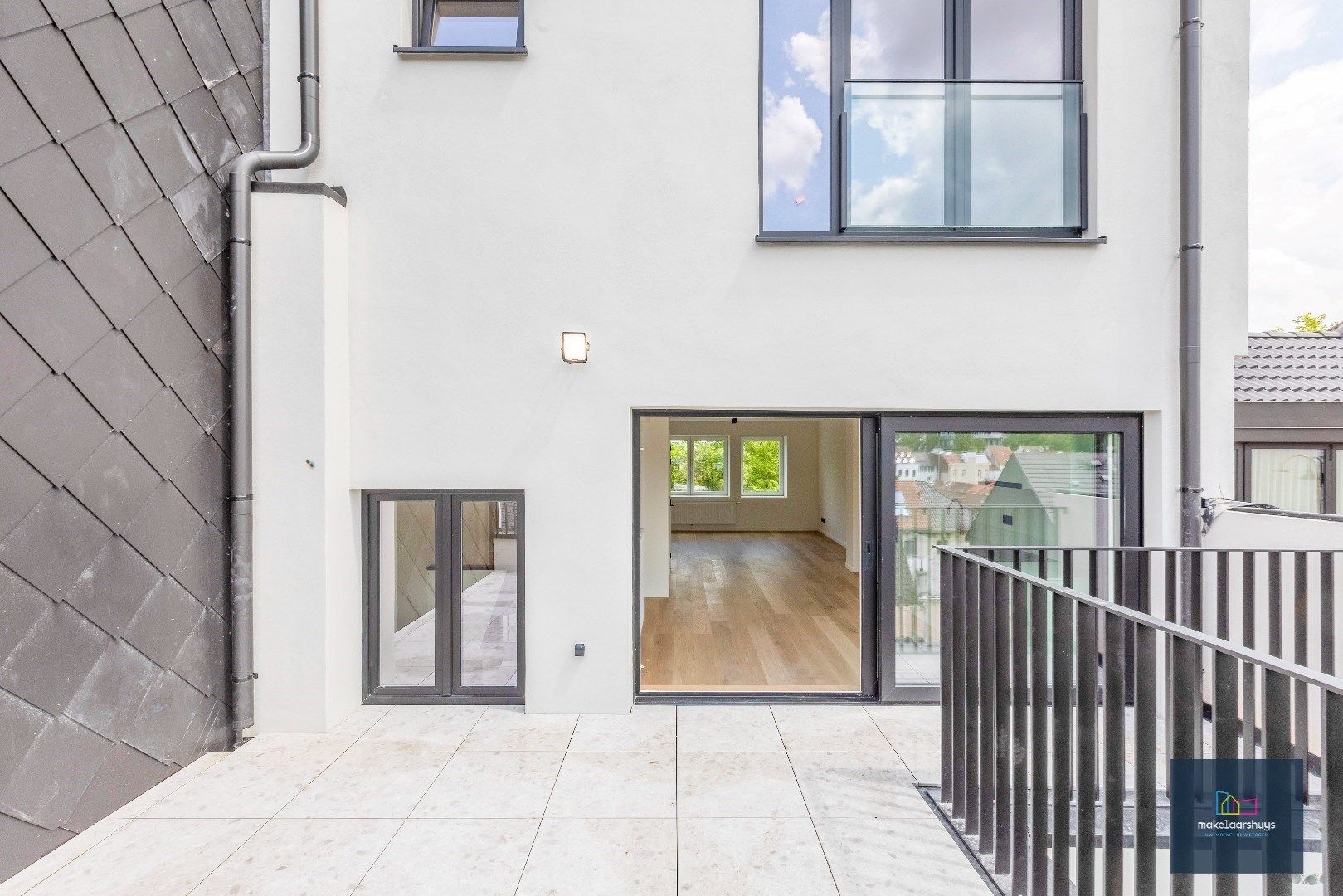Prachtige penthouse met 2 slaapkamers en  groot terras met uniek uitzicht foto 2