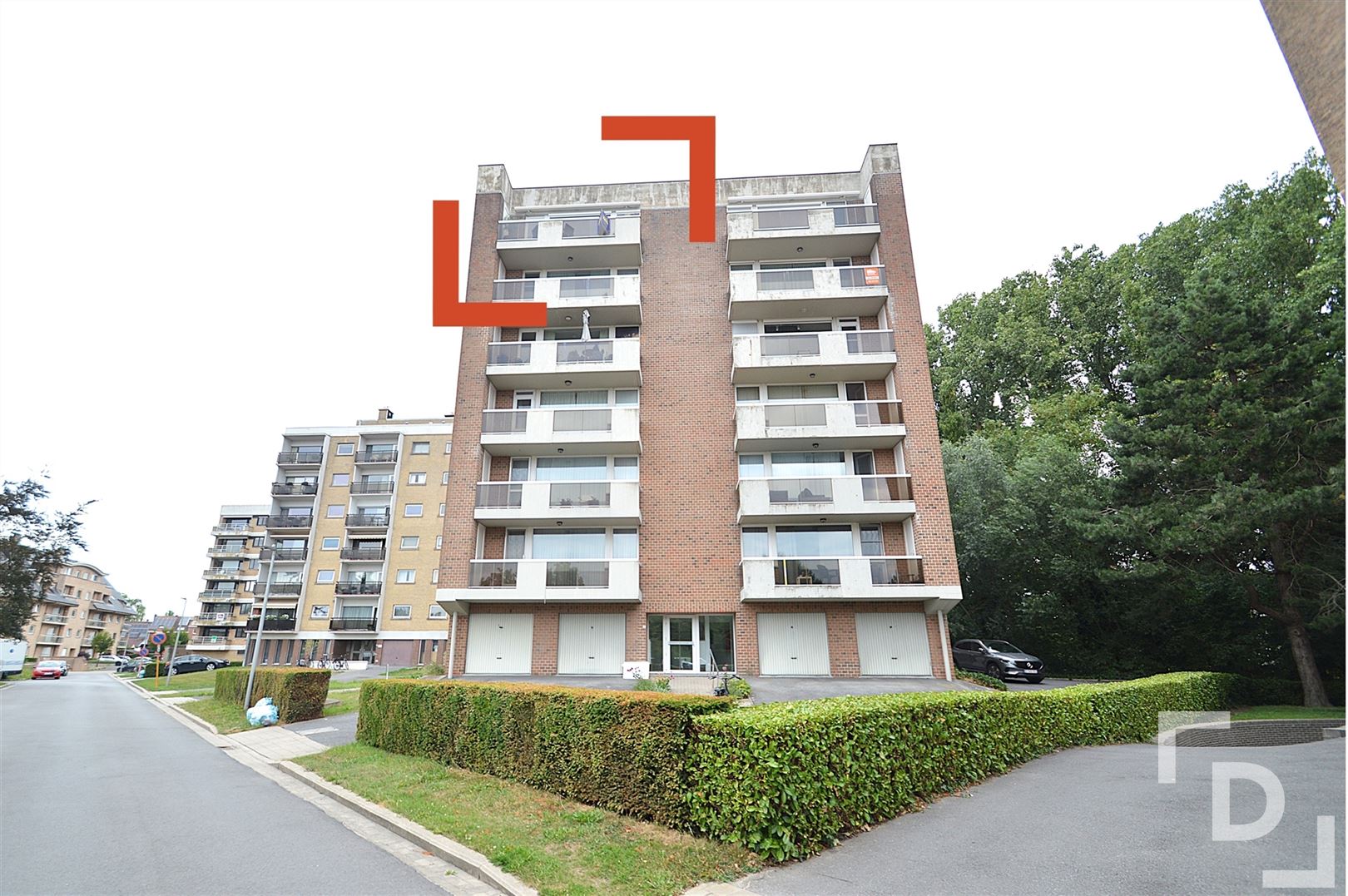 Prachtig gerenoveerd appartement met garage te huur op centrale locatie te Ieper foto 24