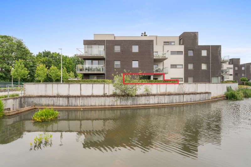 Instapklaar gelijkvloers appartement in het hart van Lokeren! foto {{pictureIndex}}