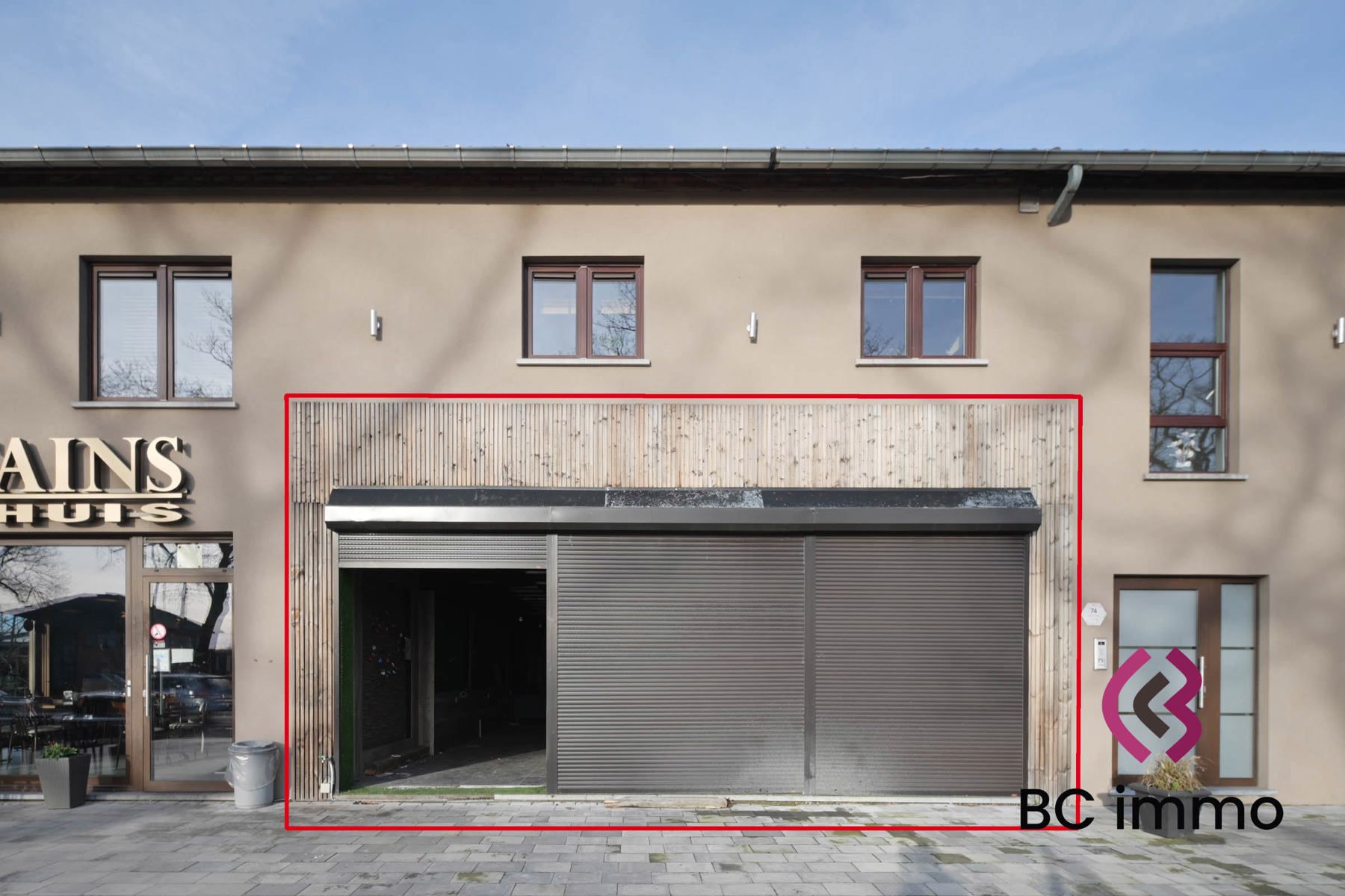 Commercieel handelspand te koop – Onderwijslaan te Genk foto {{pictureIndex}}