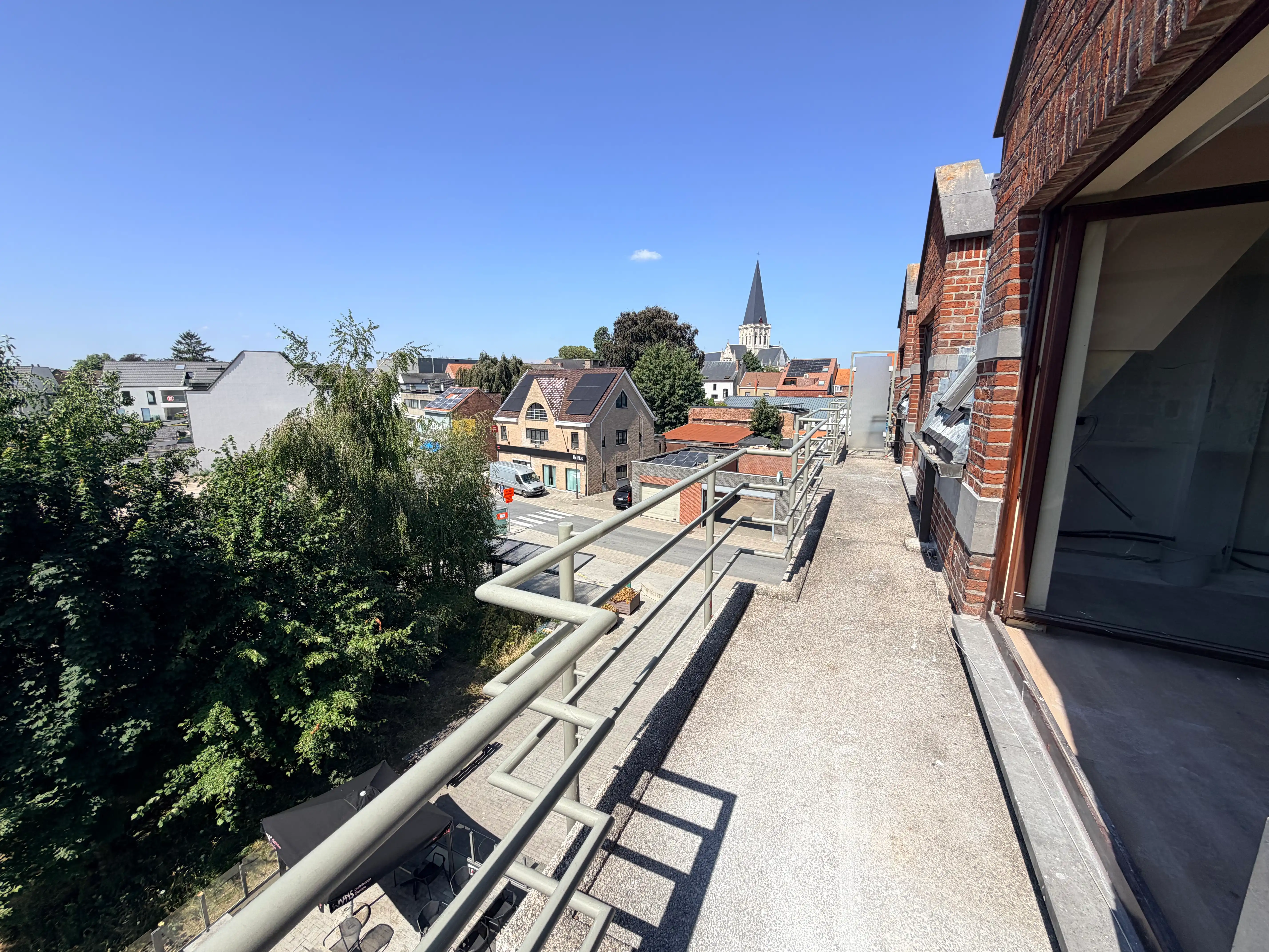 --- NIEUW --- Mooi gerenoveerd appartement (87m²) met 2 slaapkamers. foto {{pictureIndex}}