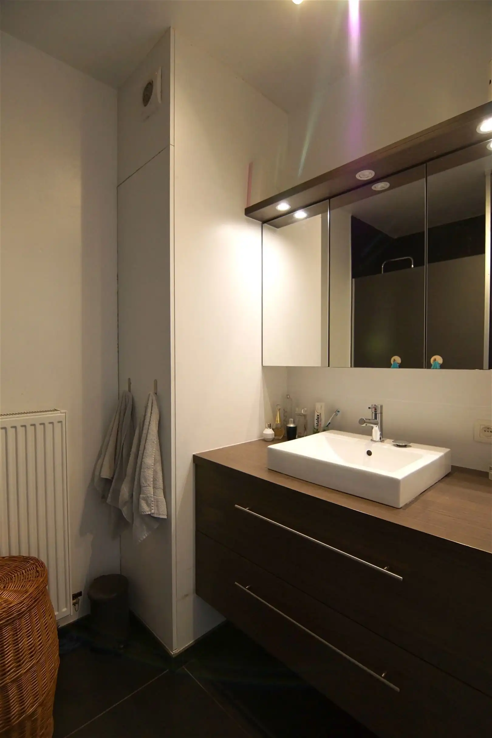 Modern en trendy appartement met terras op de 1ste verdieping, op centrale locatie. foto 14